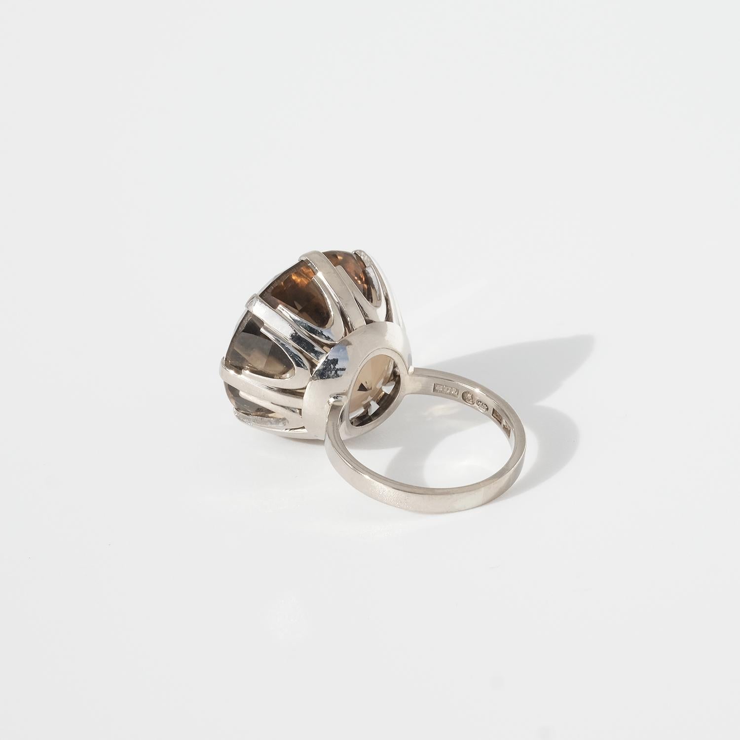 Women's or Men's White 18 k Gold and Smoky Quarts Cocktail ring by Bengt Liljedahl, Made 1960 For Sale