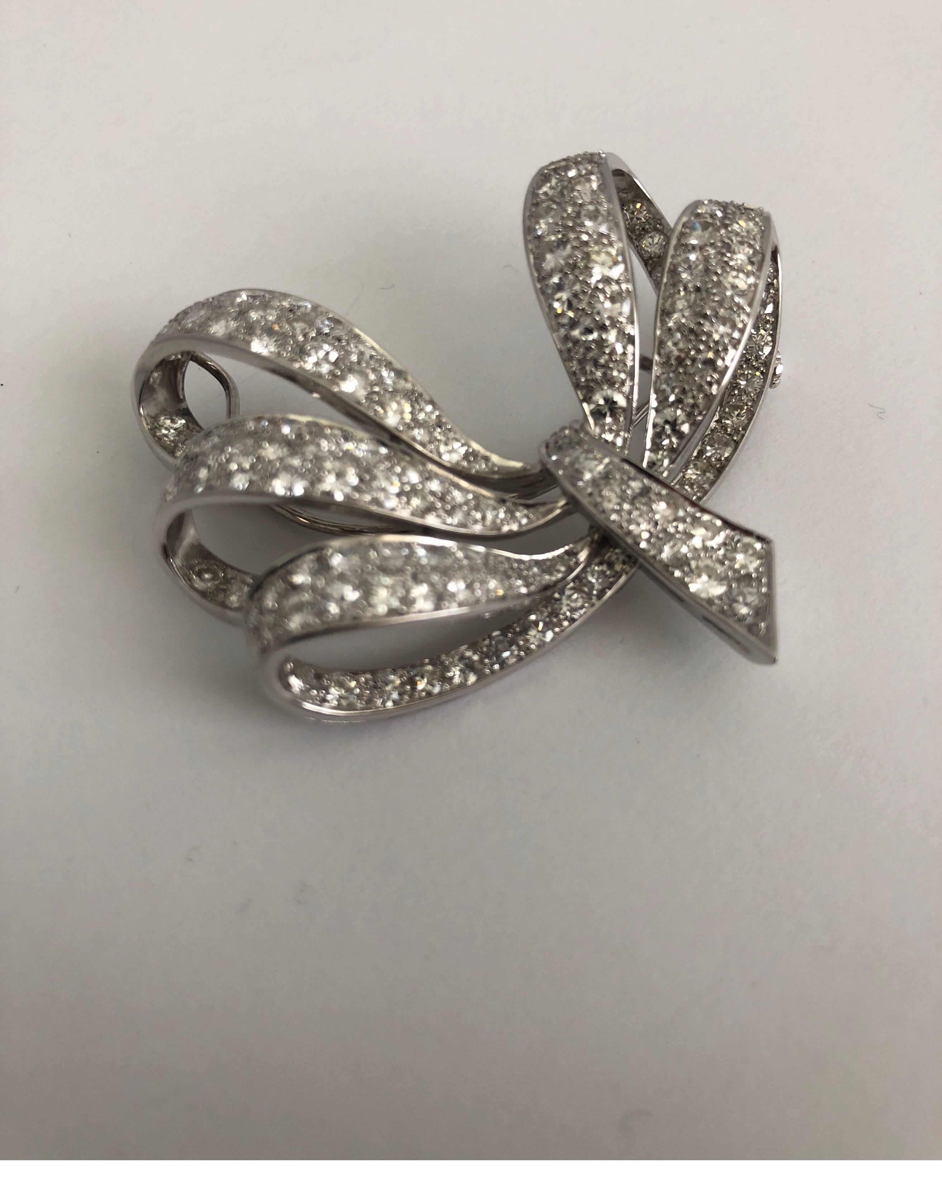 Art Deco White 18 Karat Diamonds Bow Brooch For Sale