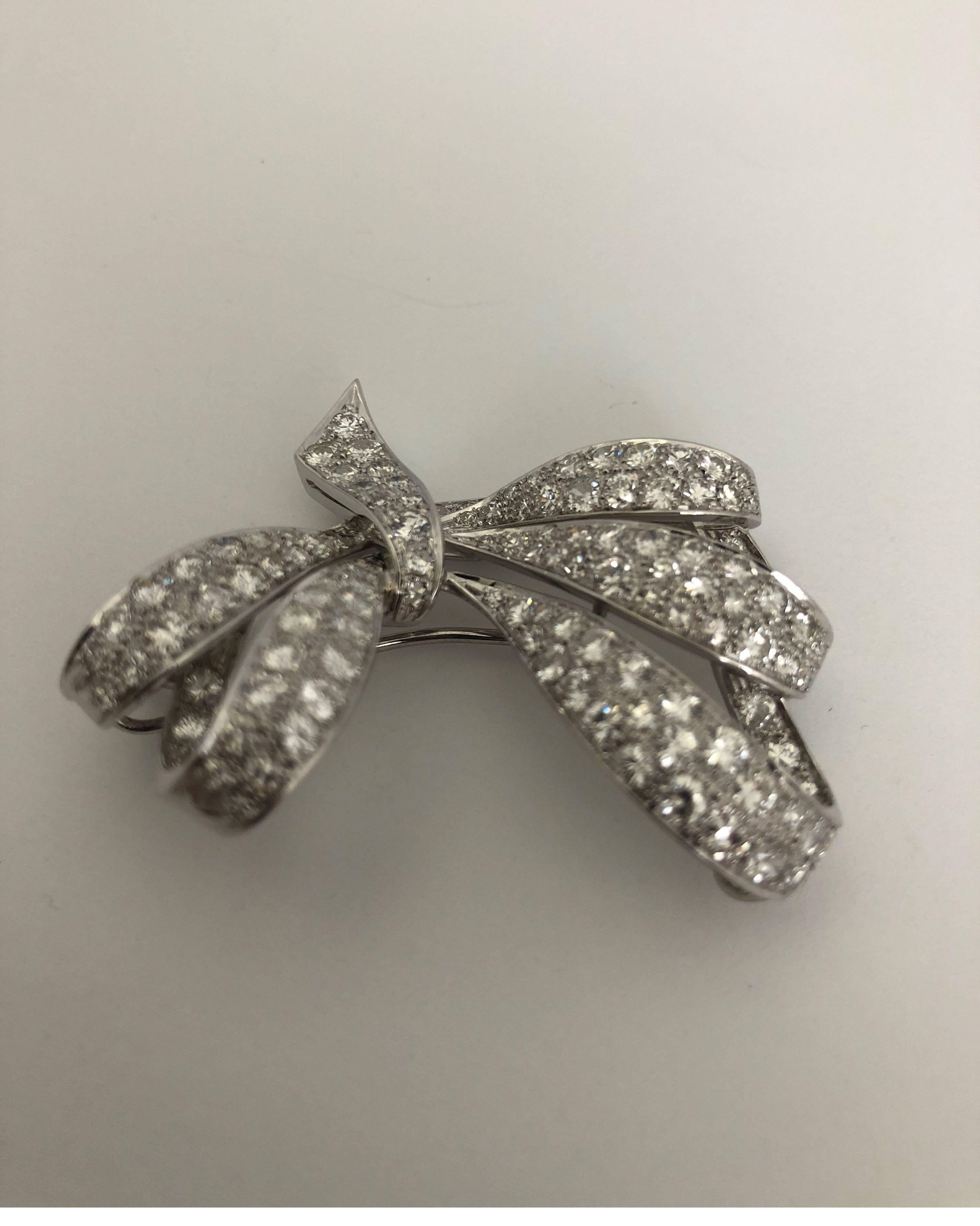 White 18 Karat Diamonds Bow Brooch For Sale 1