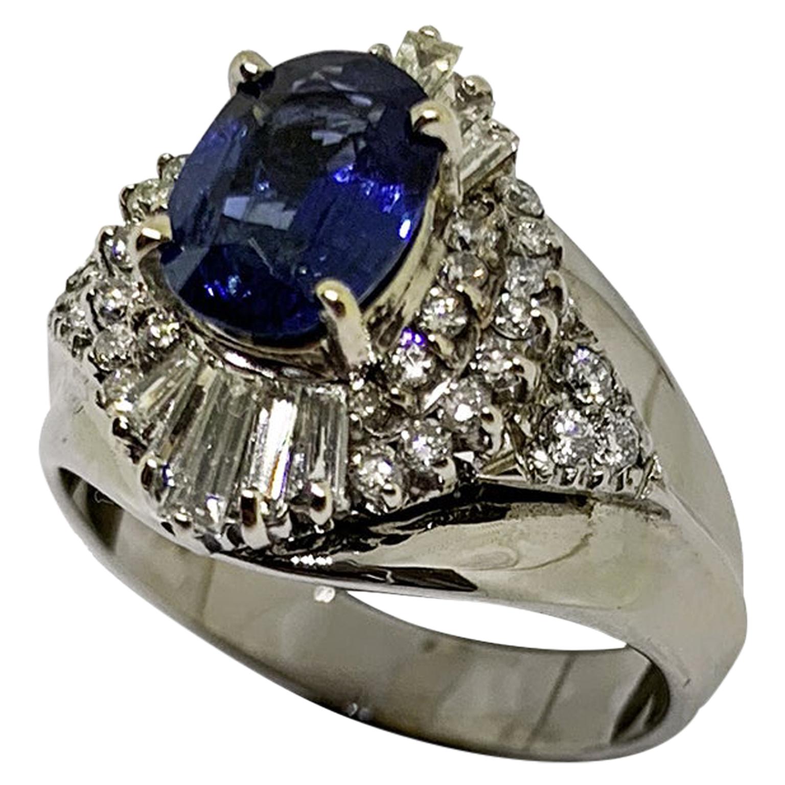 White 18 Karat Gold Ring Diamonds and Natural Blu Sapphire