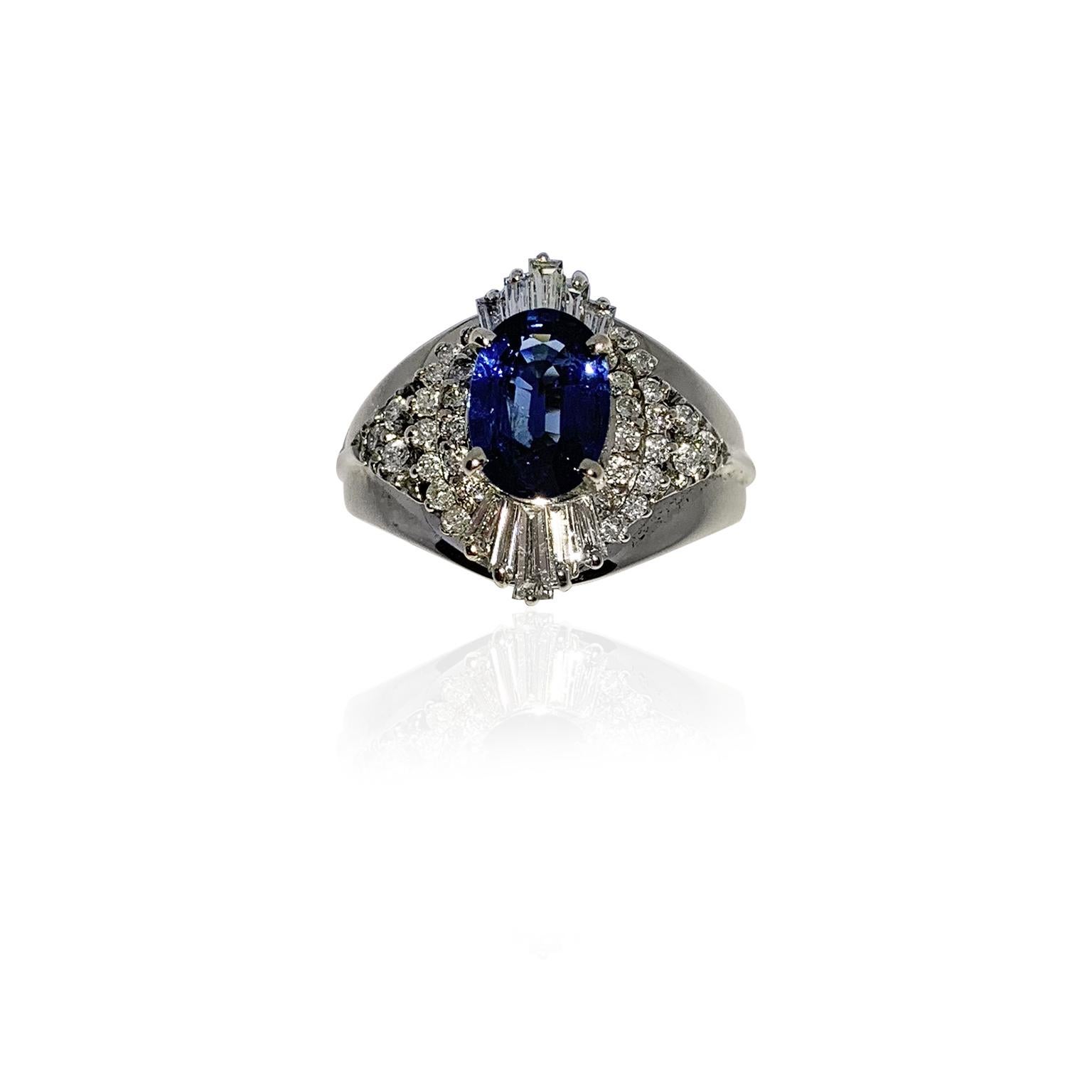 White 18 kt gold ring diamonds and natural blu sapphire classic design
Stamp 750
total gold weight 7,60
total diamond weight 0,80
total sapphire weight 1,77
usa size 6.5