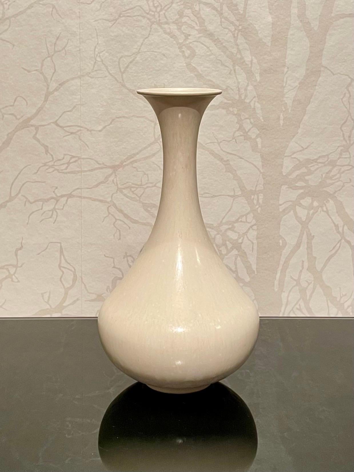 Scandinavian Modern White 1960s Eggshell Glazed Ceramic Vase by Gunnar Nylund for Rörstrand Sweden  For Sale