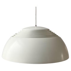 Weiße Arne Jacobsen Aj Royal Pendelleuchte von Louis Poulsen, Dänemark, 1980er Jahre