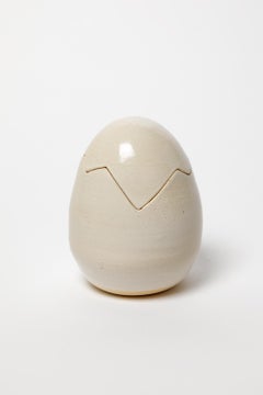 White 20th century egg ceramic decorative or jewelry box by Yves Marian 1970 1/6