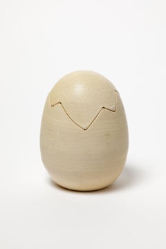 White 20th century egg ceramic decorative or jewelry box by Yves Marian 1970 2/6