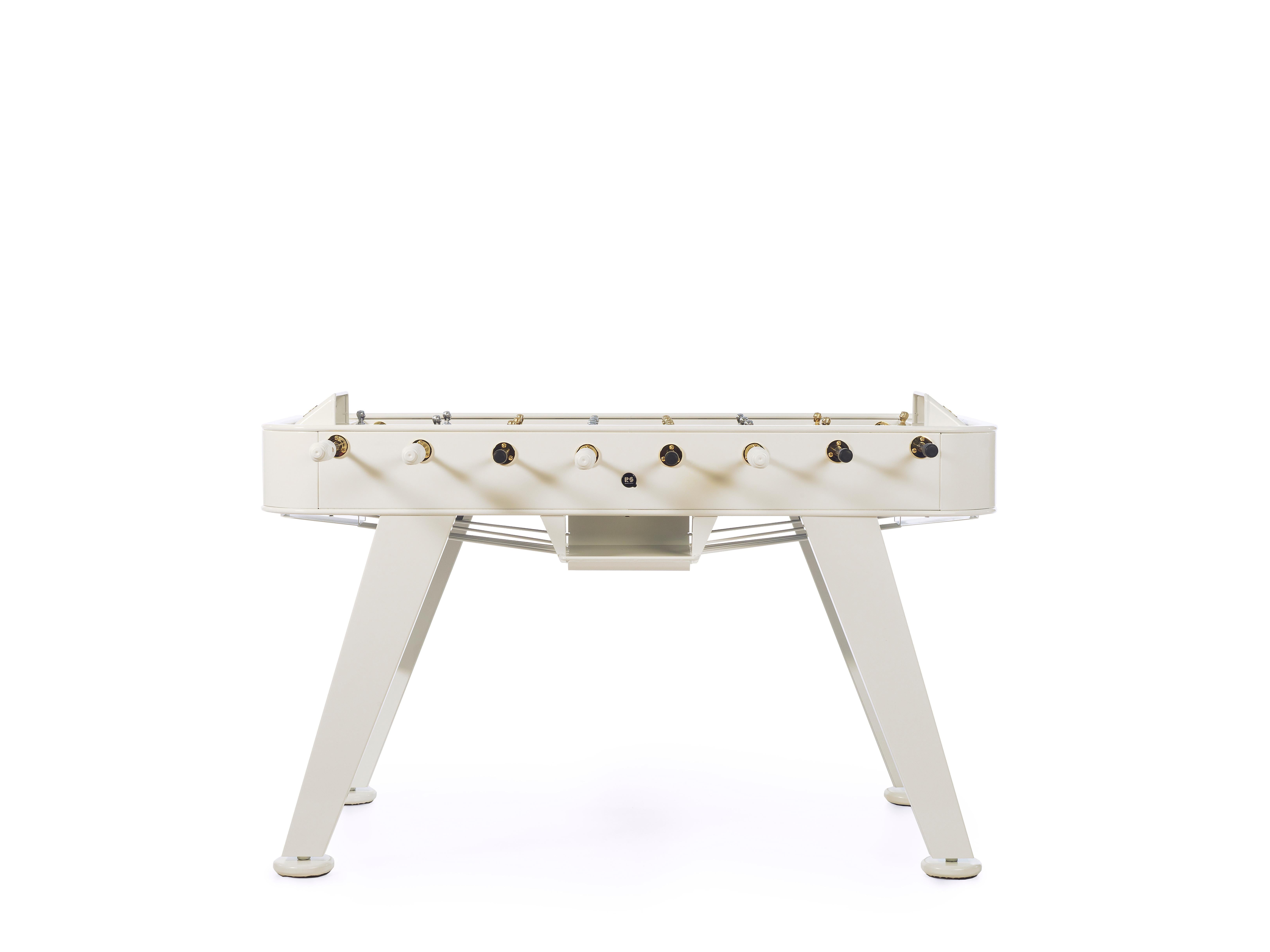 FOOSBALL TABLE RS2 GOLD
DESIGNED BY RAFAEL RODRÍGUEZ for RS Barcelona

24k gold-plated game play, design and sophistication. The RS2 Gold is our most chic football table. It’s one of the items of our Gold Edition collection, offering an understated