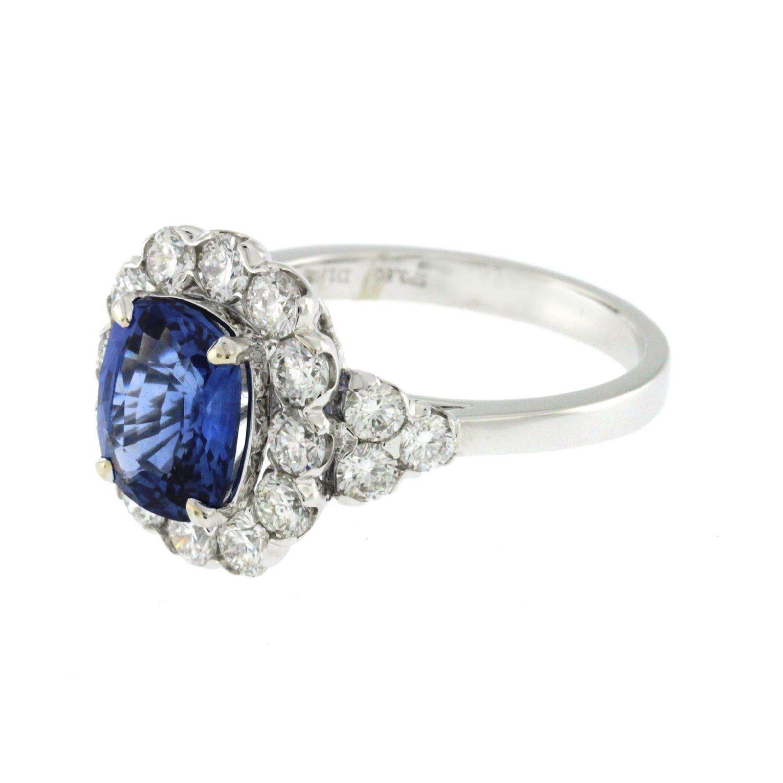 White 3 Ct Ceylon Sapphires & 1.48 Ct Diamonds In 18k Gold Engagement Ring For Sale 1