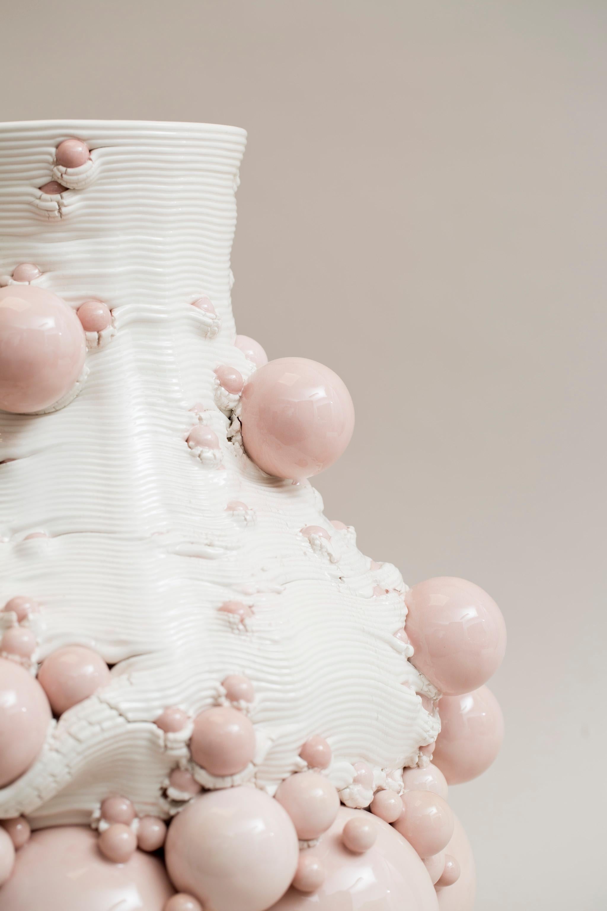 White Ceramic Sculptural Vase Italian Contemporary, 21st Century contemporary For Sale 7