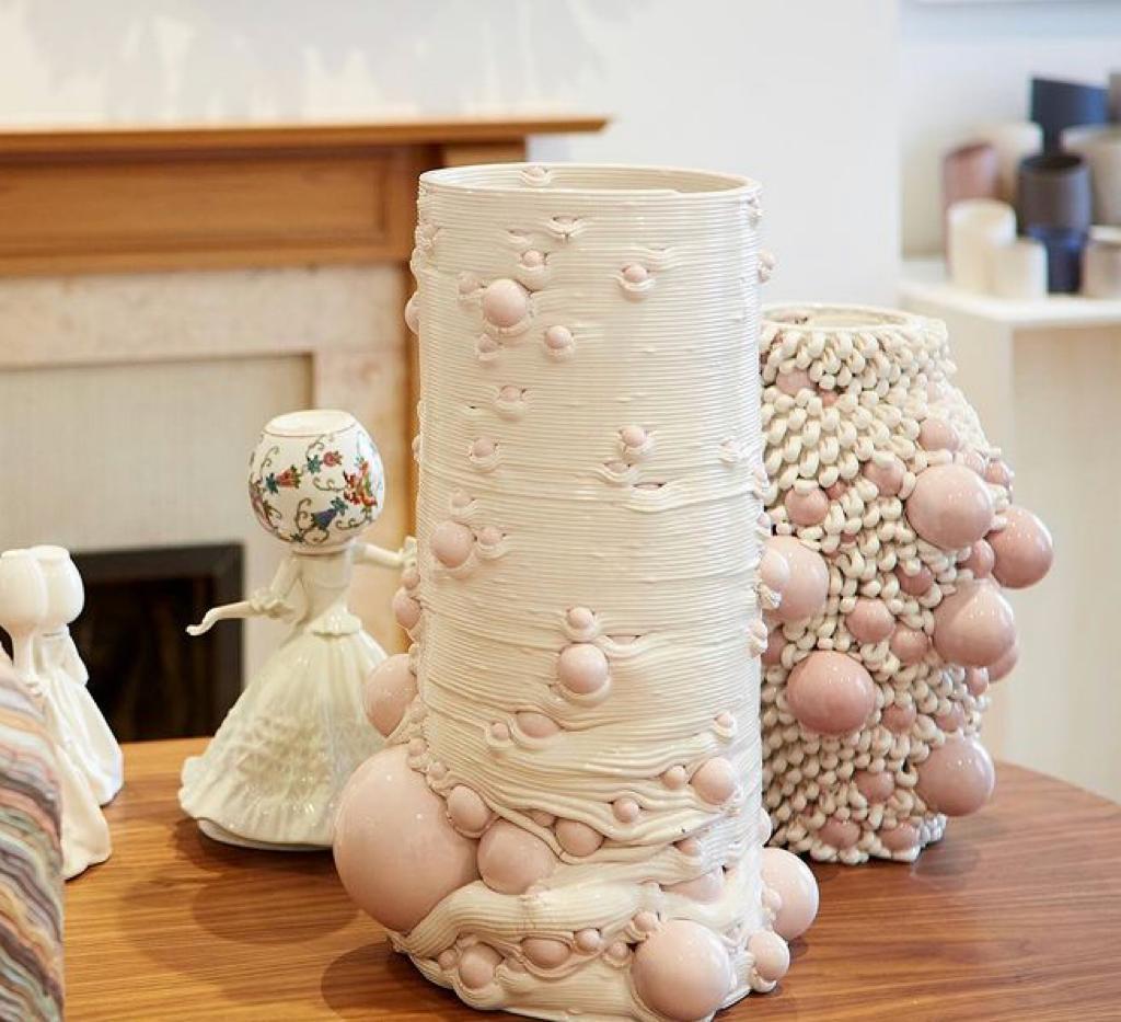 Vernissé Vase sculptural en céramique blanche imprimée en 3D Italie Contemporary, 21st Century en vente
