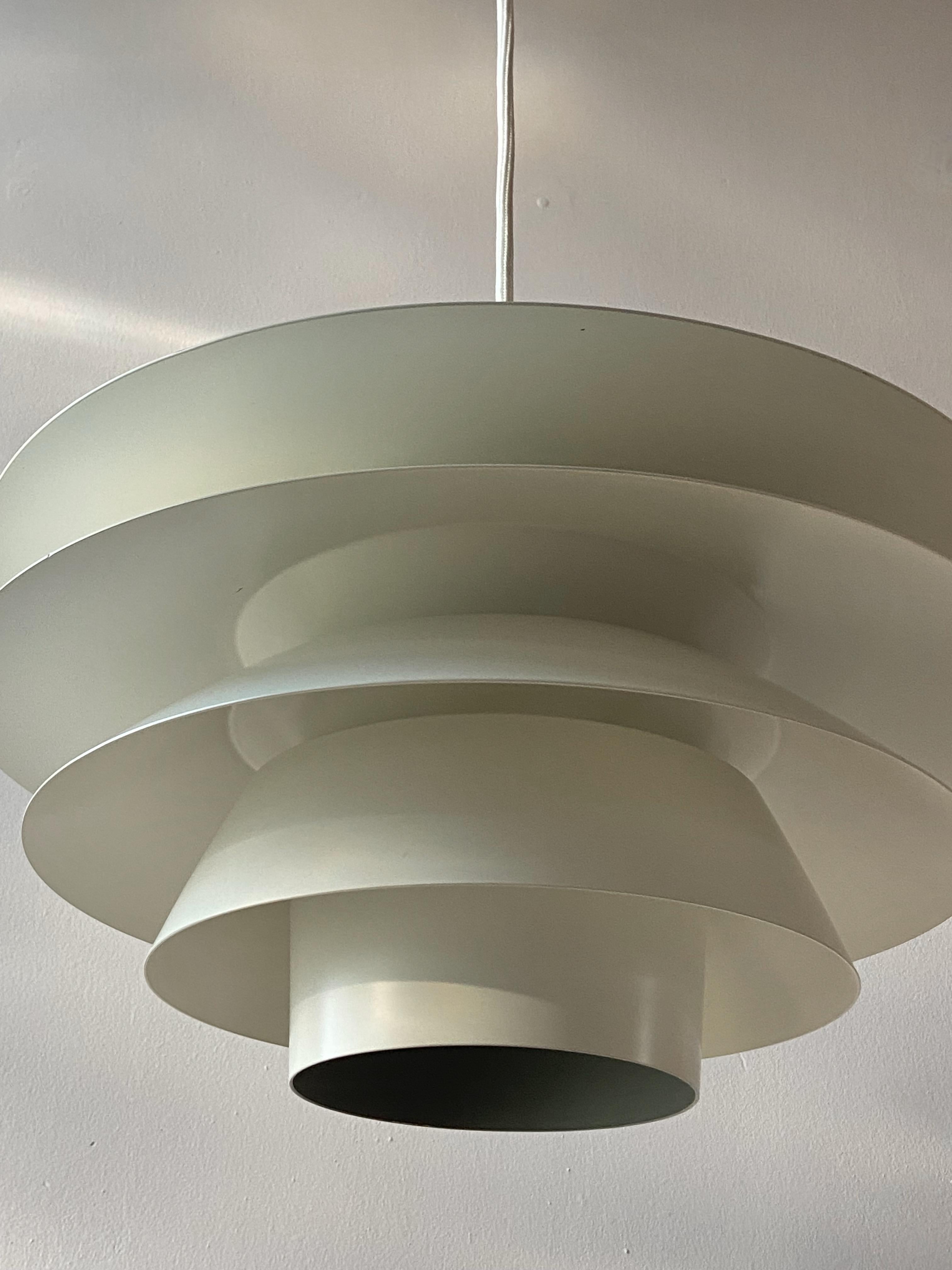 Metal White 5 Shades Sven Middelboe Verona Pendant by Nordisk Solar, Denmark
