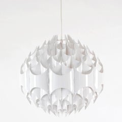 Lustre suspendu Globe en acrylique blanc de Havlova Milanda pour VEST, 1970