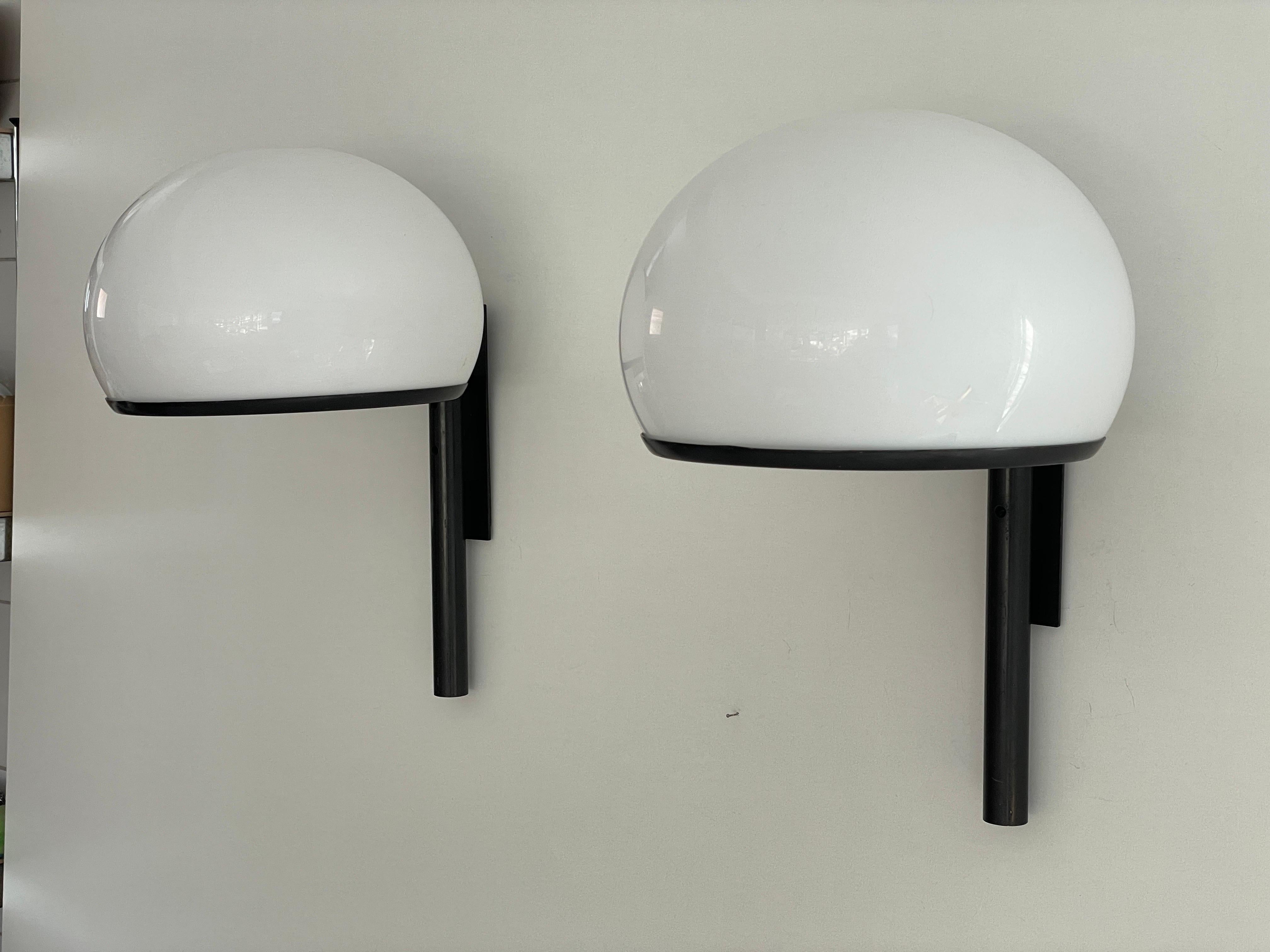 White Acrylic Pair of Large Sconces by Arteluce, Italy, 1960s In Excellent Condition For Sale In Hagenbach, DE