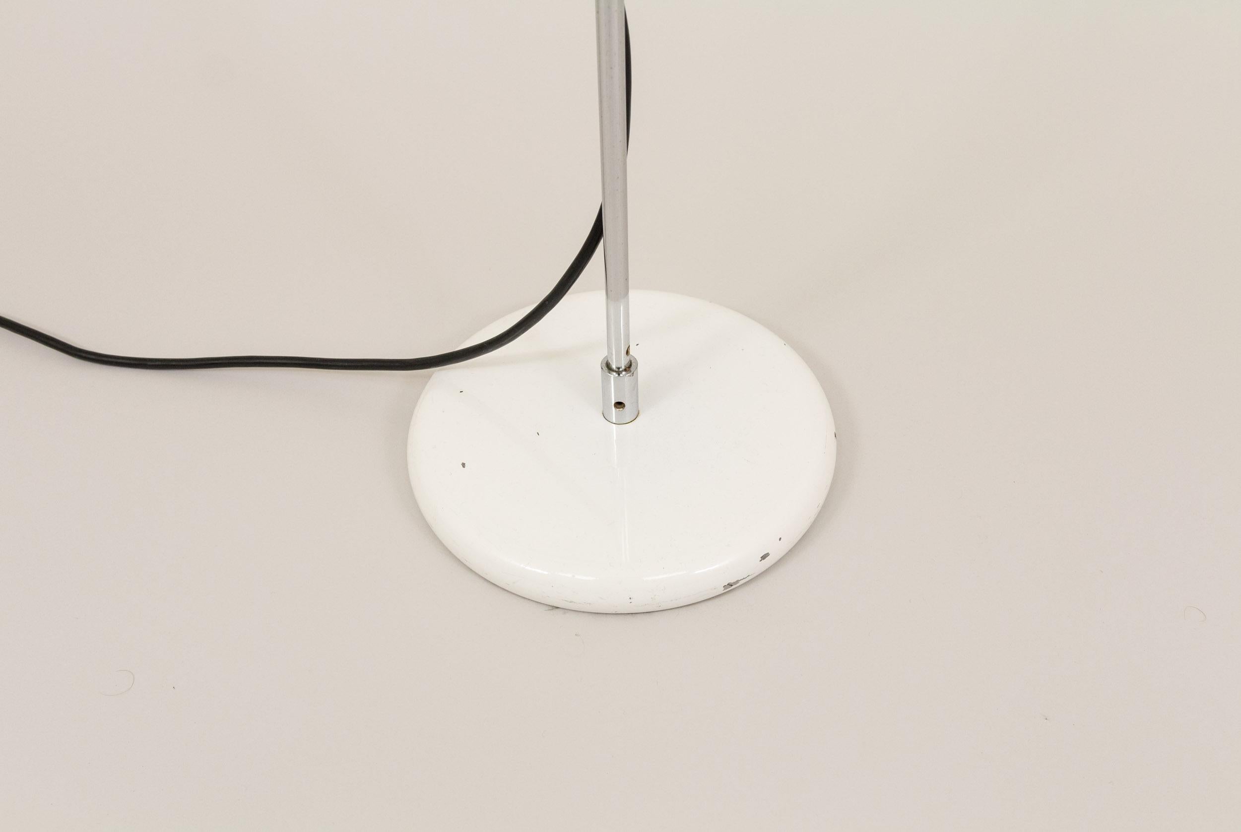 Italian White Adjustable Floor Lamp Model 626 by Joe Colombo for O-Luce, 1970s