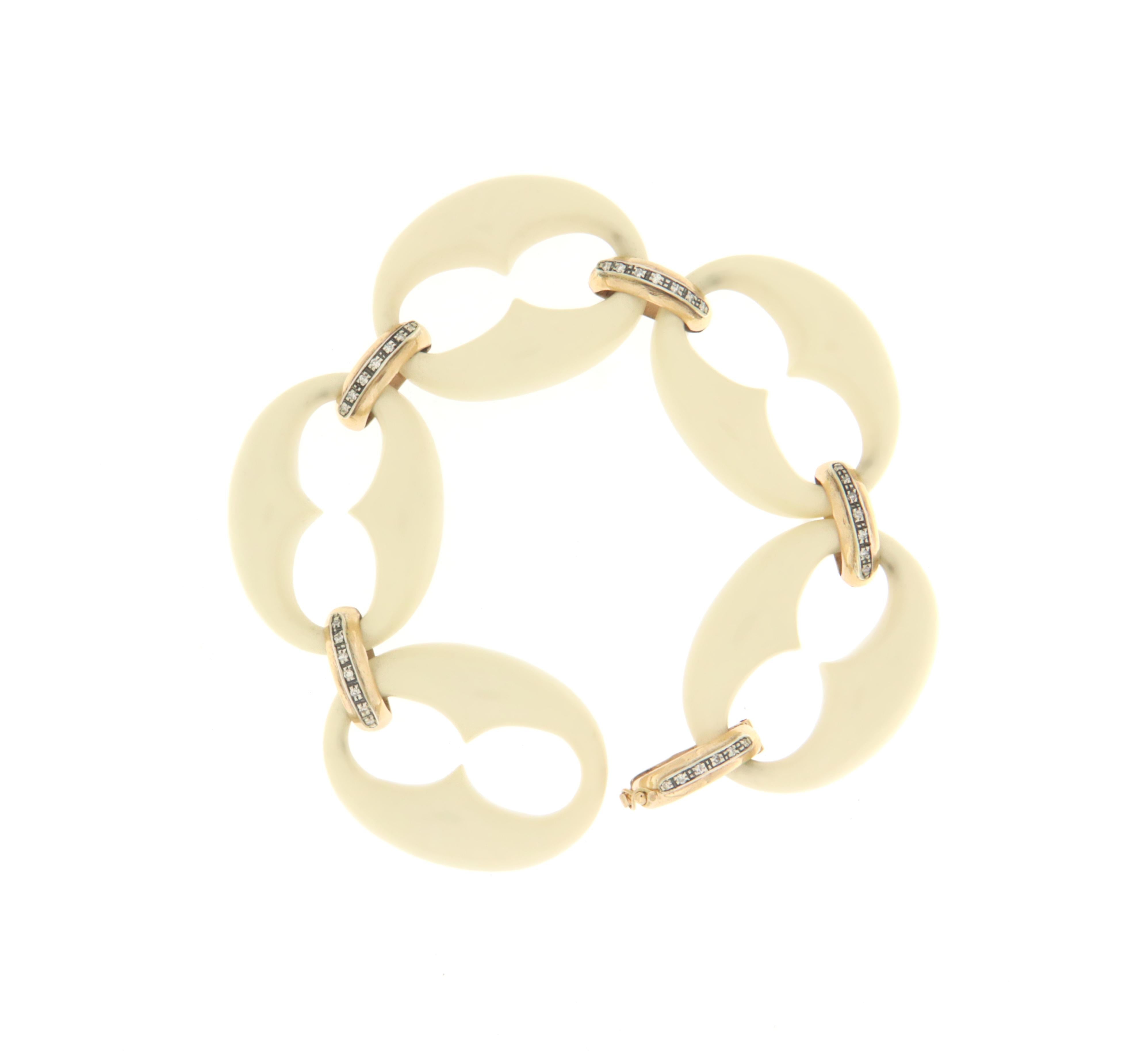 Artisan White Agate 14 Karat Yellow Gold Diamonds Cuff Bracelet For Sale