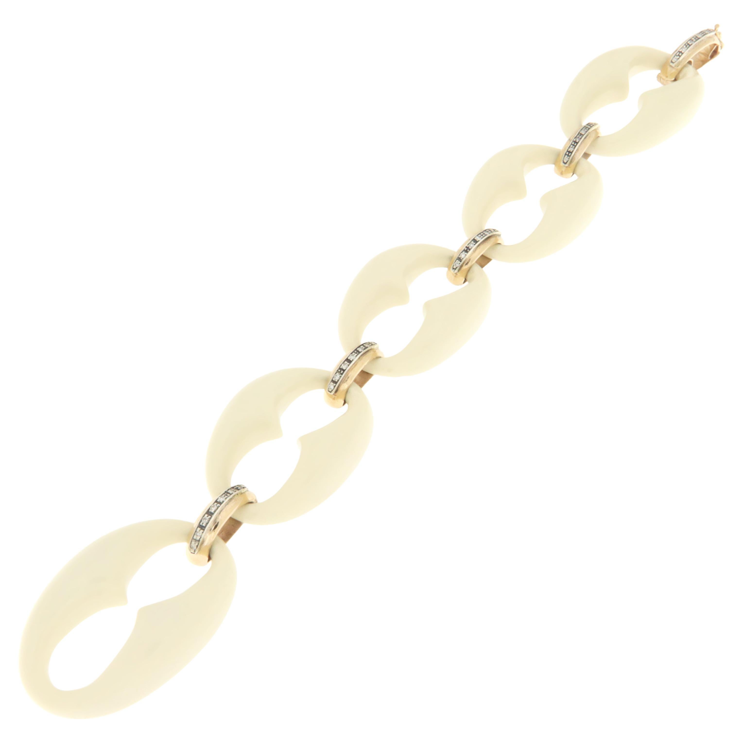 Bracelet manchette en agate blanche et or jaune 14 carats avec diamants