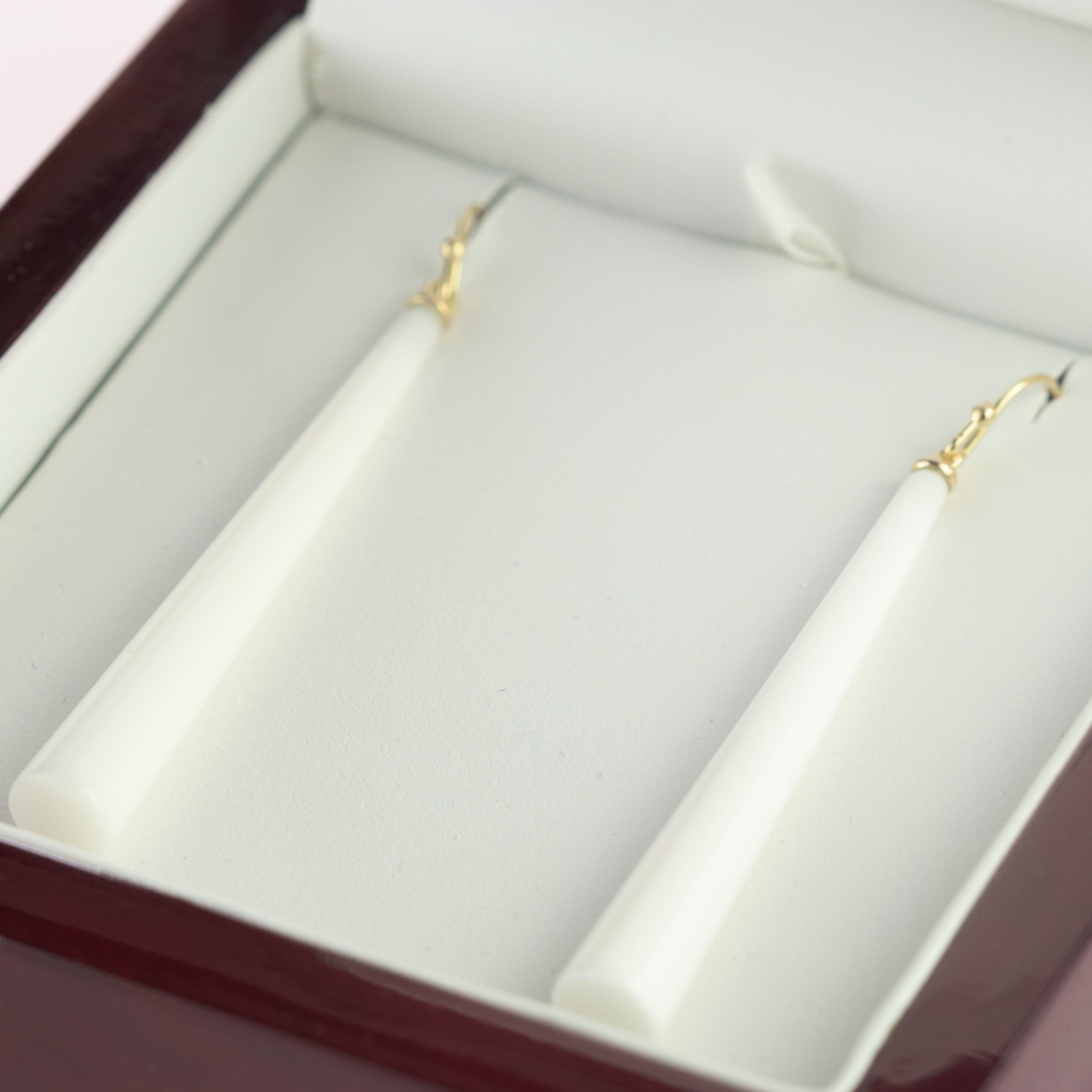 Orecchini da cocktail in agata bianca in oro 18 carati a goccia piatta e affilata in vendita 1