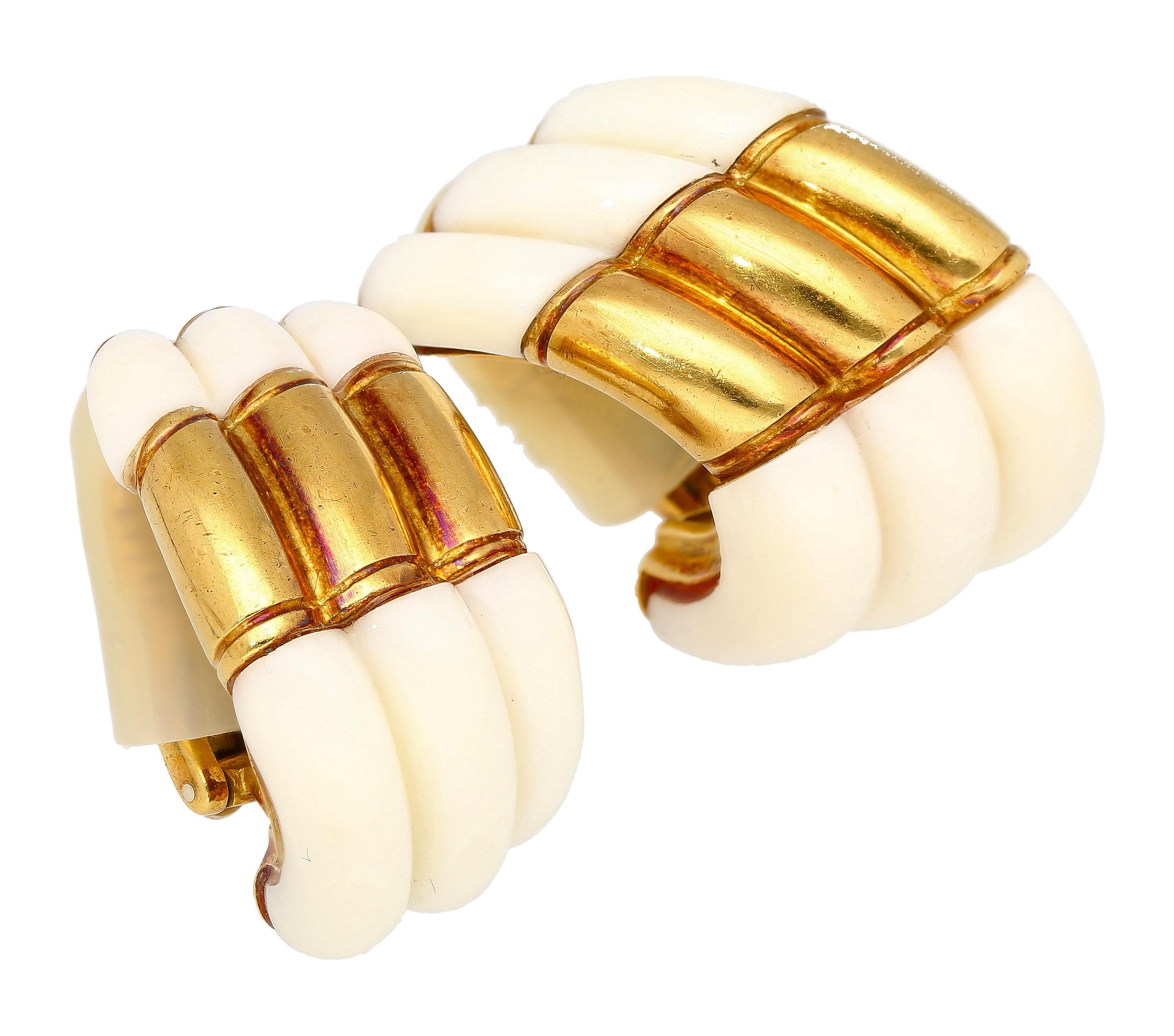 Parure de boucles d'oreilles et de colliers à maillons en Agate blanche et or jaune 18K en vente 4