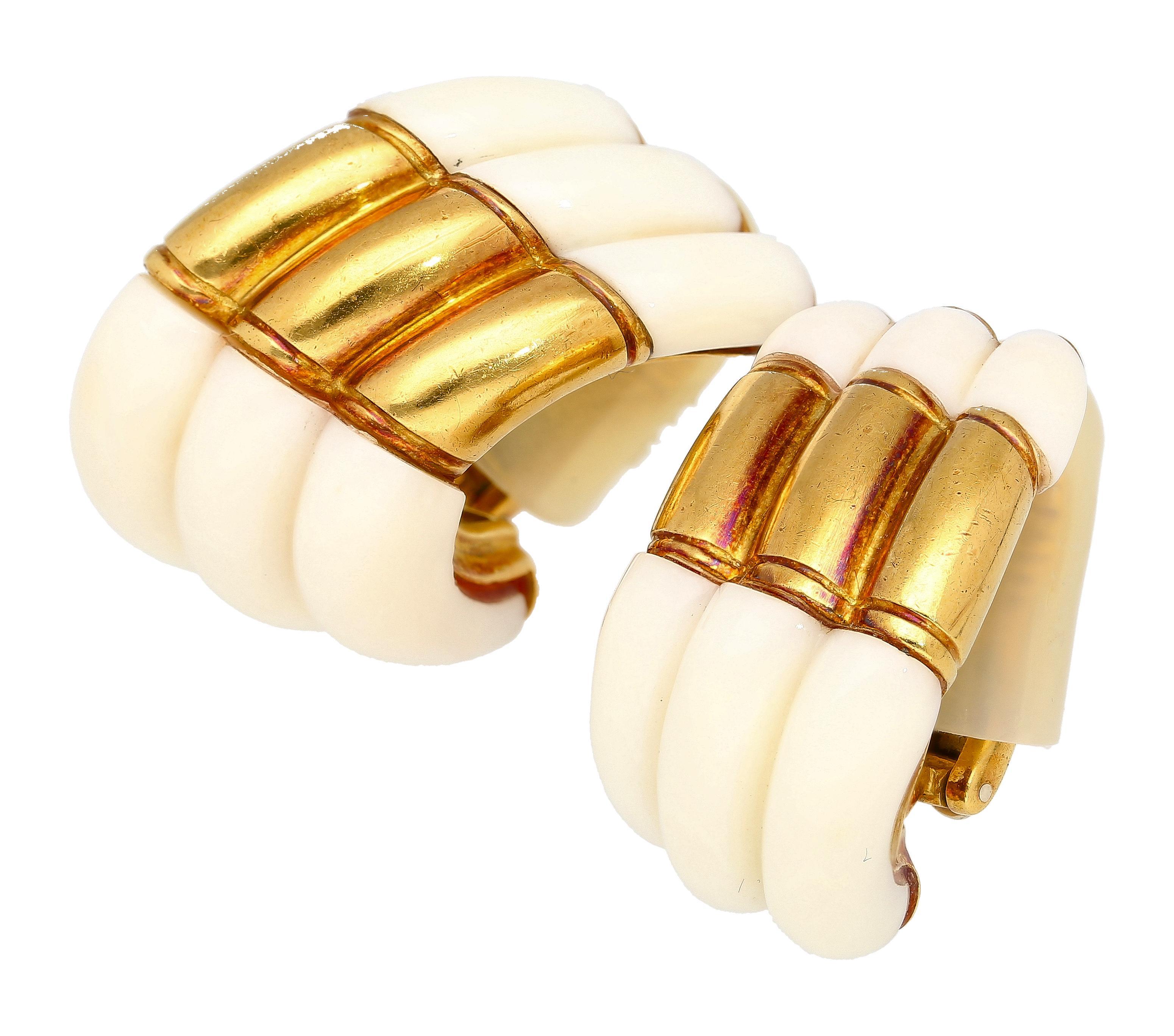 Parure de boucles d'oreilles et de colliers à maillons en Agate blanche et or jaune 18K en vente 5