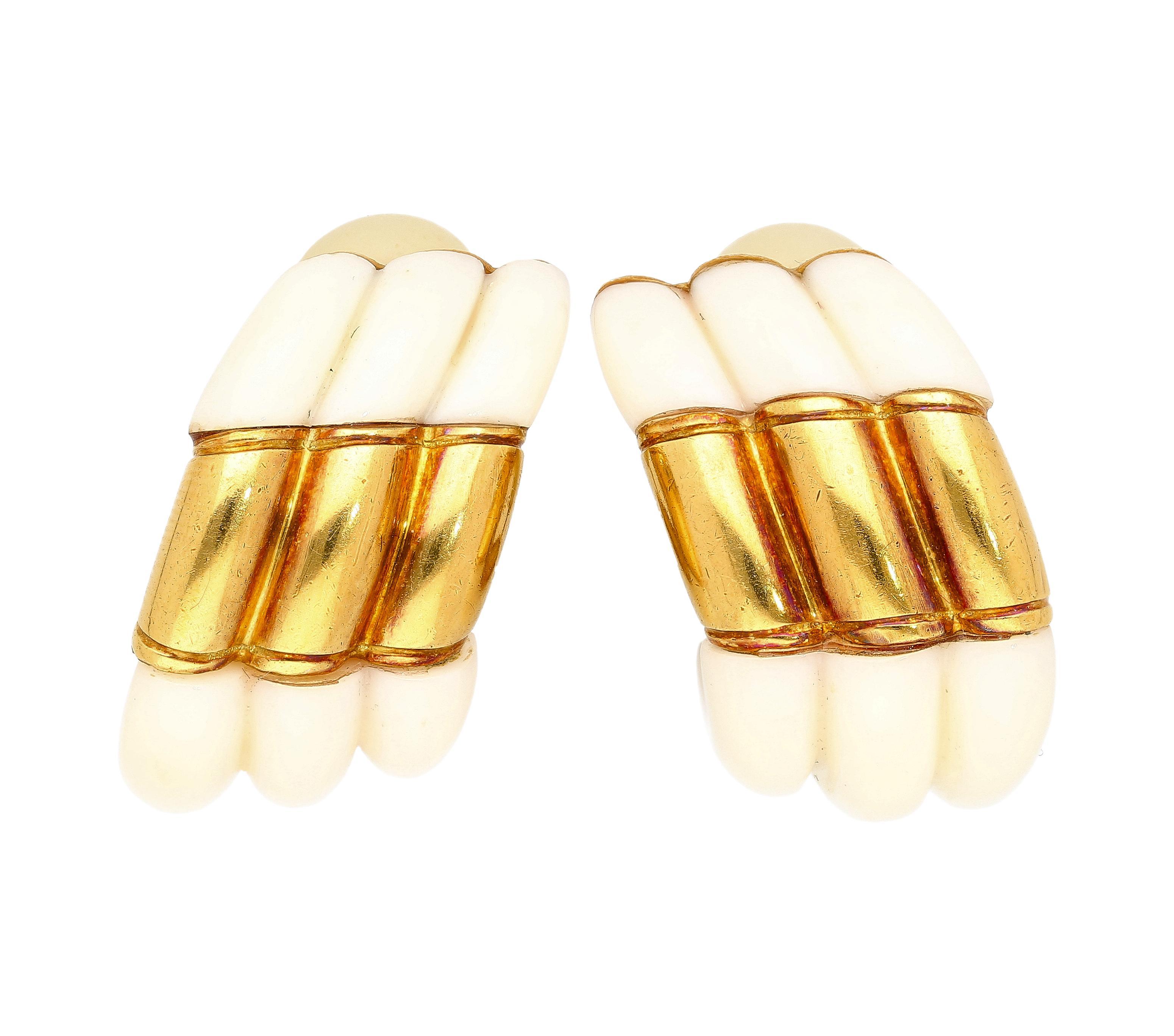 Parure de boucles d'oreilles et de colliers à maillons en Agate blanche et or jaune 18K en vente 6