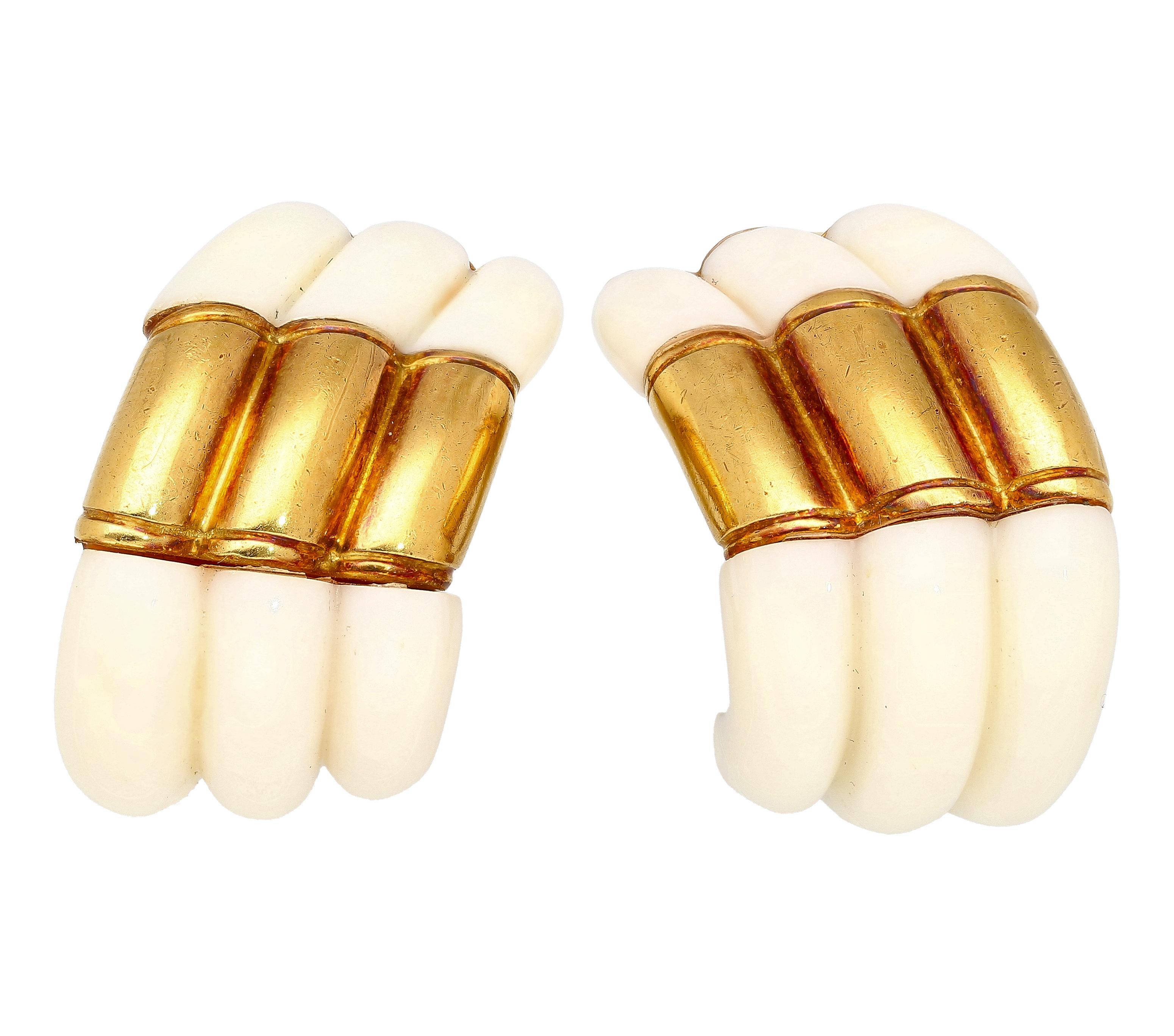 Parure de boucles d'oreilles et de colliers à maillons en Agate blanche et or jaune 18K en vente 7
