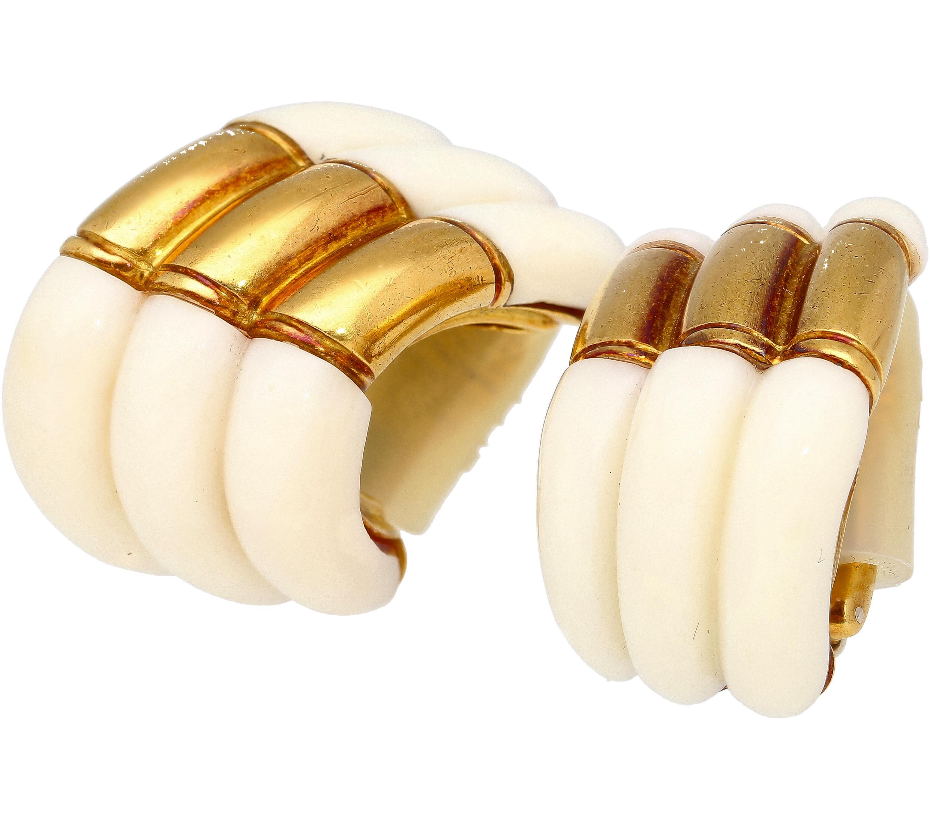 Parure de boucles d'oreilles et de colliers à maillons en Agate blanche et or jaune 18K en vente 8
