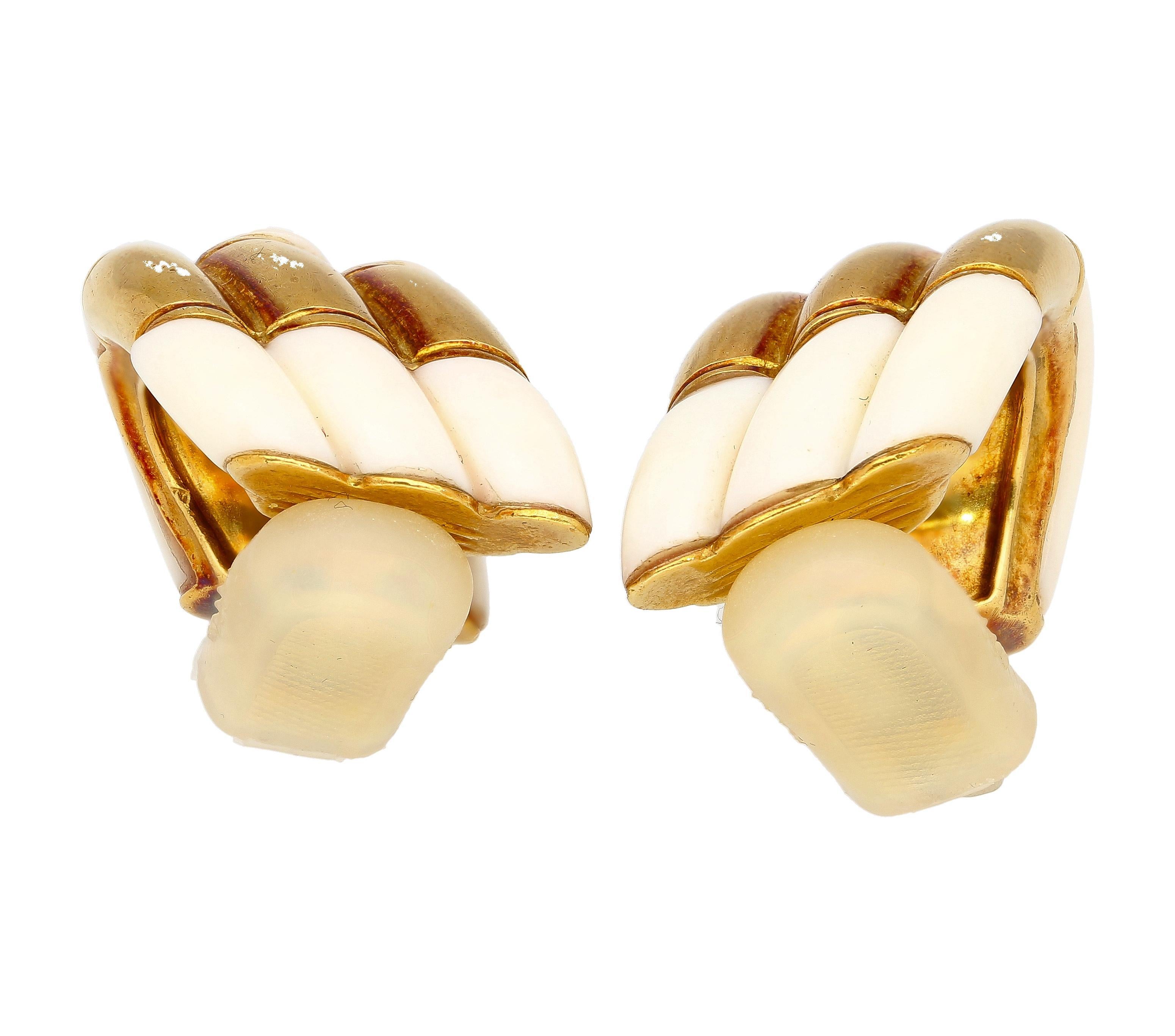 Parure de boucles d'oreilles et de colliers à maillons en Agate blanche et or jaune 18K en vente 10