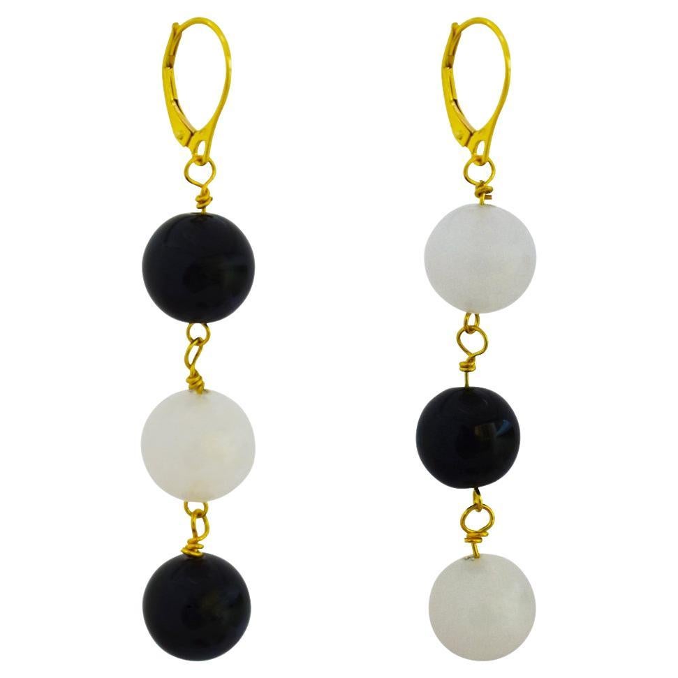 White Agate and Black Onyx Yellow Gold Earrings For Sale