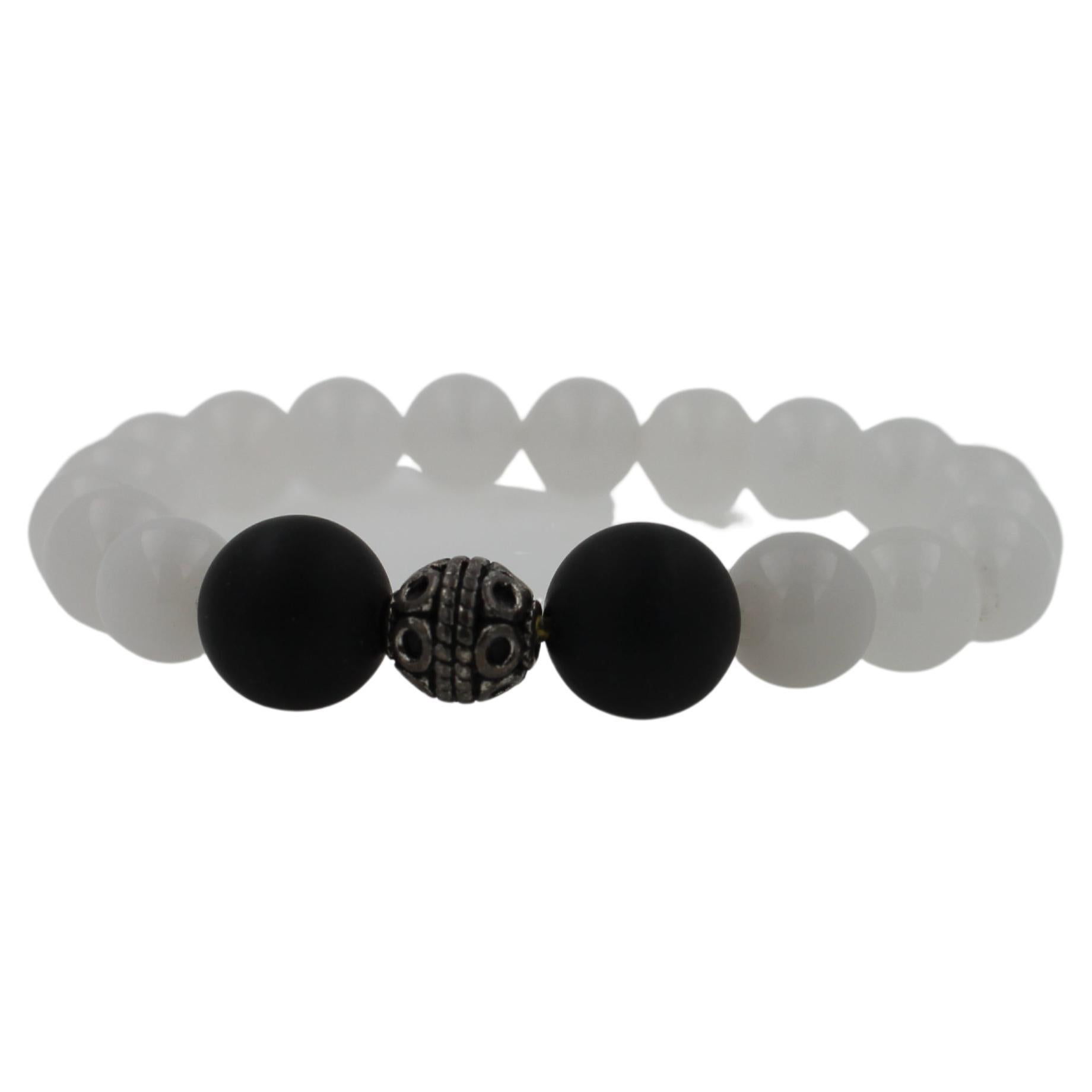 Art Deco White Agate Black Onyx Round Chakra Beads Stretchy Unique Statement Bracelet For Sale