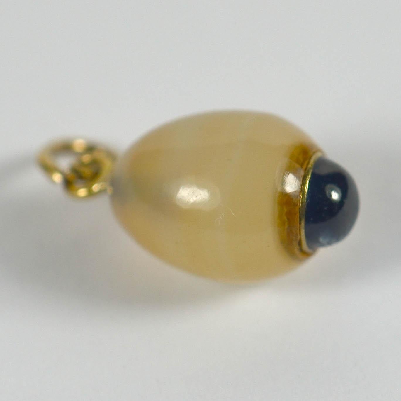 White Agate Blue Sapphire Gold Charm Pendant In Good Condition In London, GB