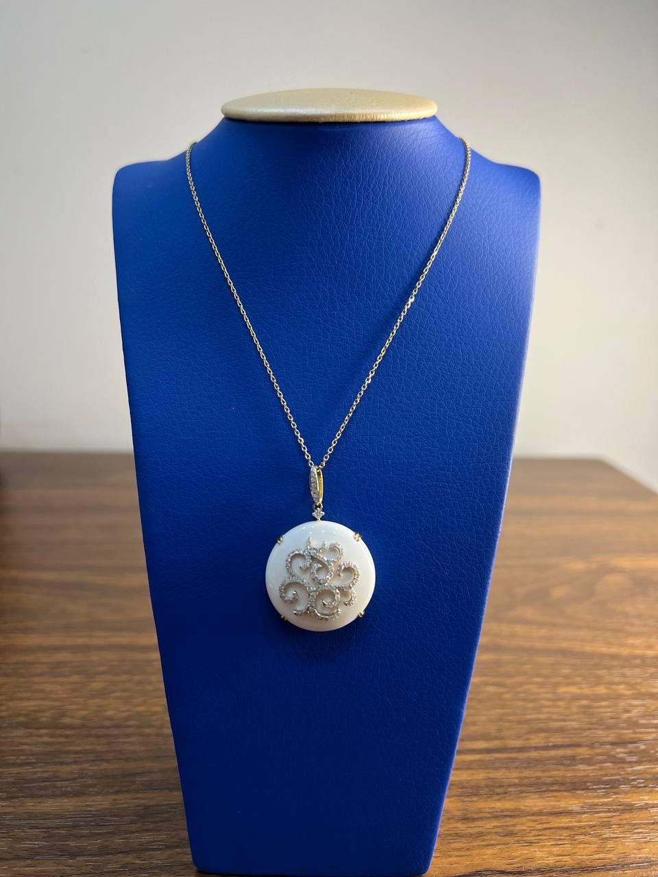 Round Cut White Agate Diamond 18 Karat Rose Gold Theme Flowers Floral Pendant Necklace For Sale