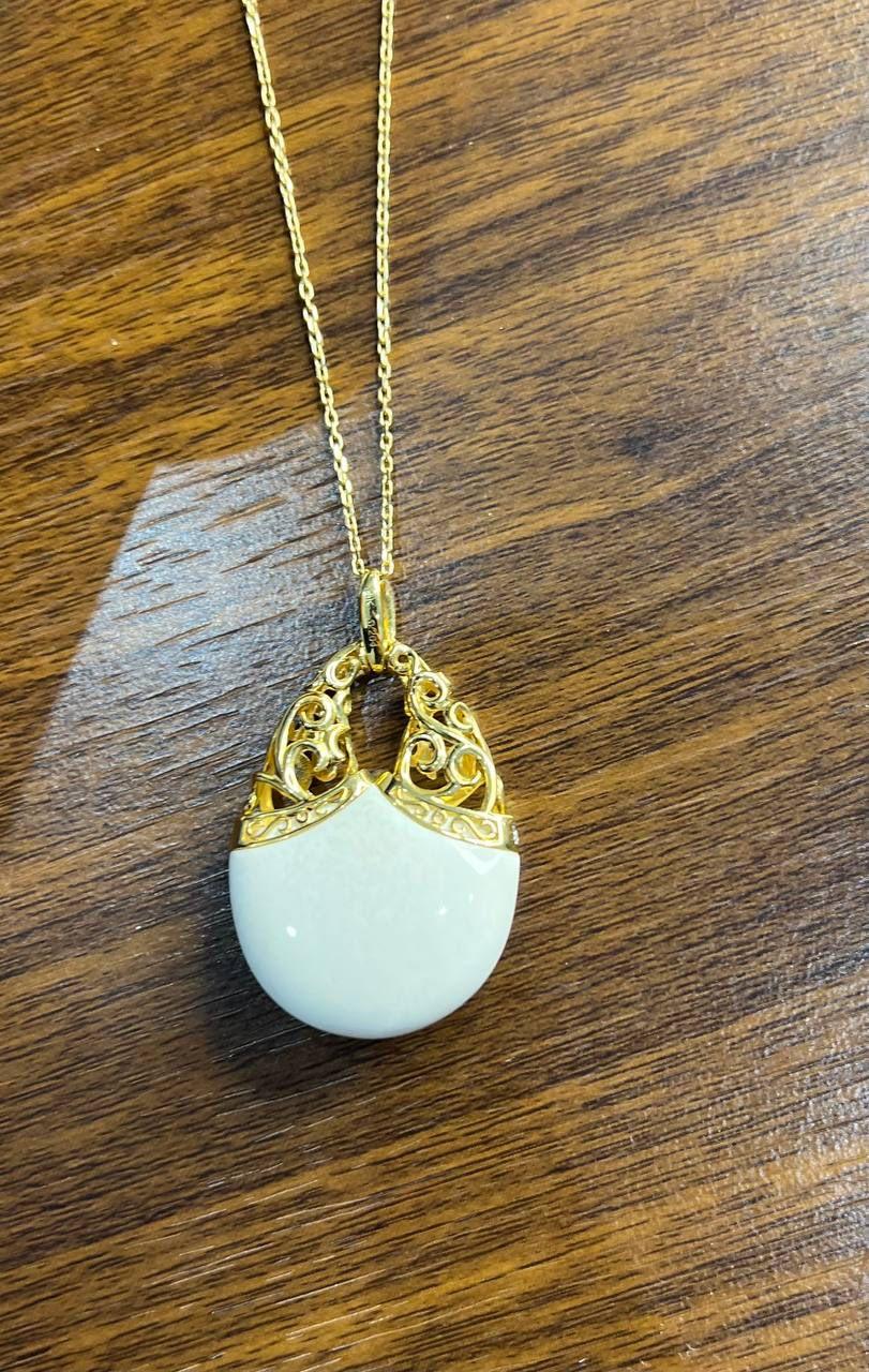 Agata bianca Diamante Oro rosa 18 carati Simbolo unico Collana con ciondolo In condizioni Nuovo in vendita a Oakton, VA