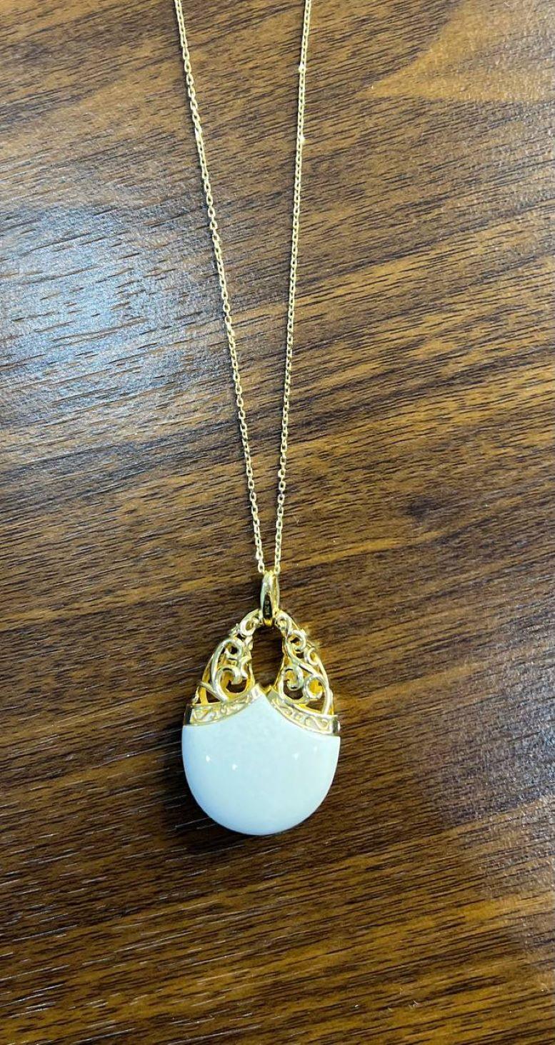 Donna Agata bianca Diamante Oro rosa 18 carati Simbolo unico Collana con ciondolo in vendita