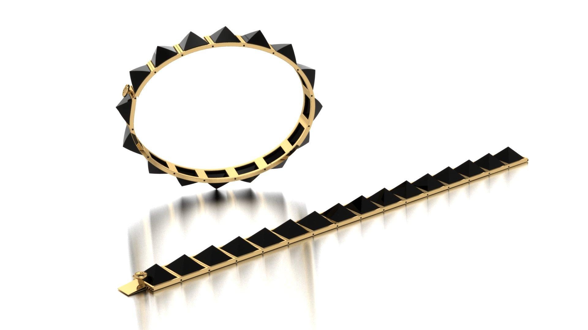 Taille carrée Bracelet pyramides d'énergie équilibrée en or jaune 18 carats et agate blanche en vente