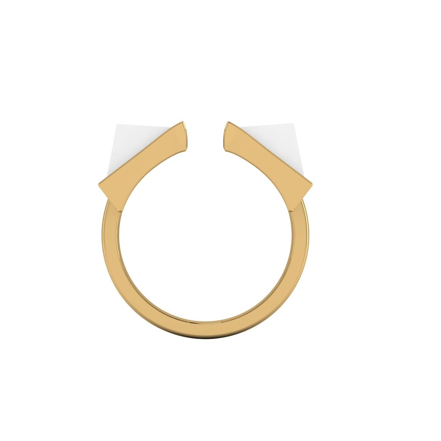 Art Deco White Agate Pyramids Open Ring 18 Karat Yellow Gold Ring For Sale