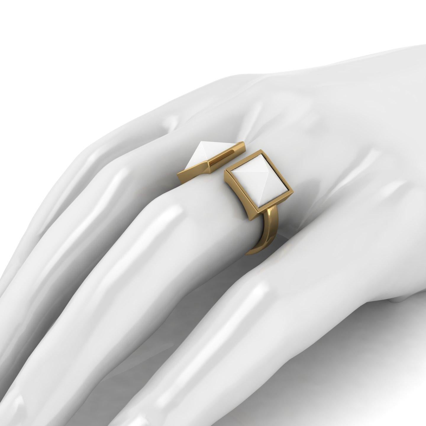 White Agate Pyramids Open Ring 18 Karat Yellow Gold Ring In New Condition For Sale In New York, NY
