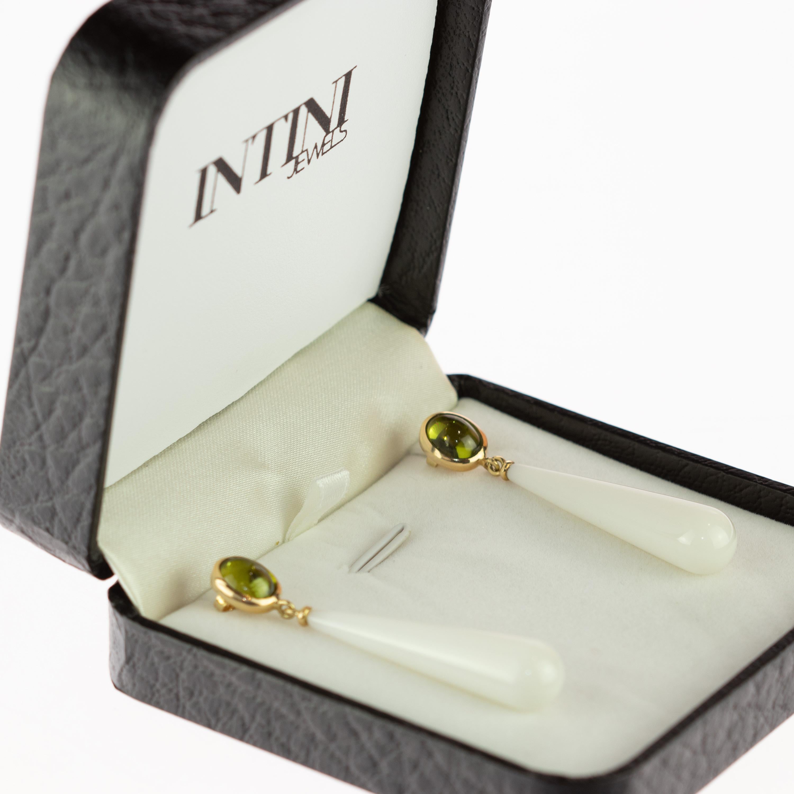 Art Deco White Agate Teardrop Peridot Oval 18 Karat Yellow Gold Drop Craft Long Earrings For Sale