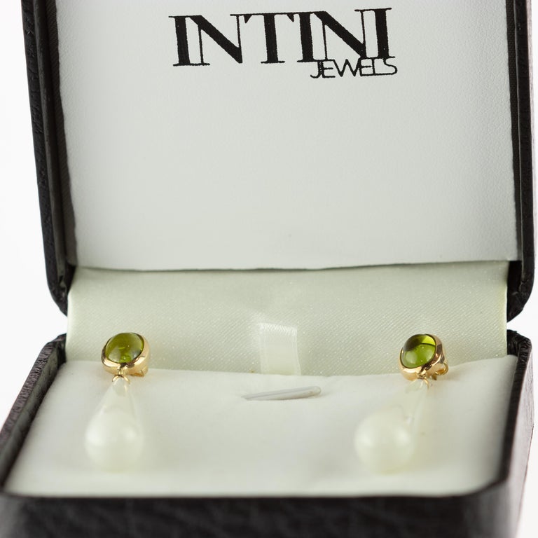 Women's or Men's White Agate Teardrop Peridot Oval 18 Karat Yellow Gold Stud Craft Long Earrings For Sale
