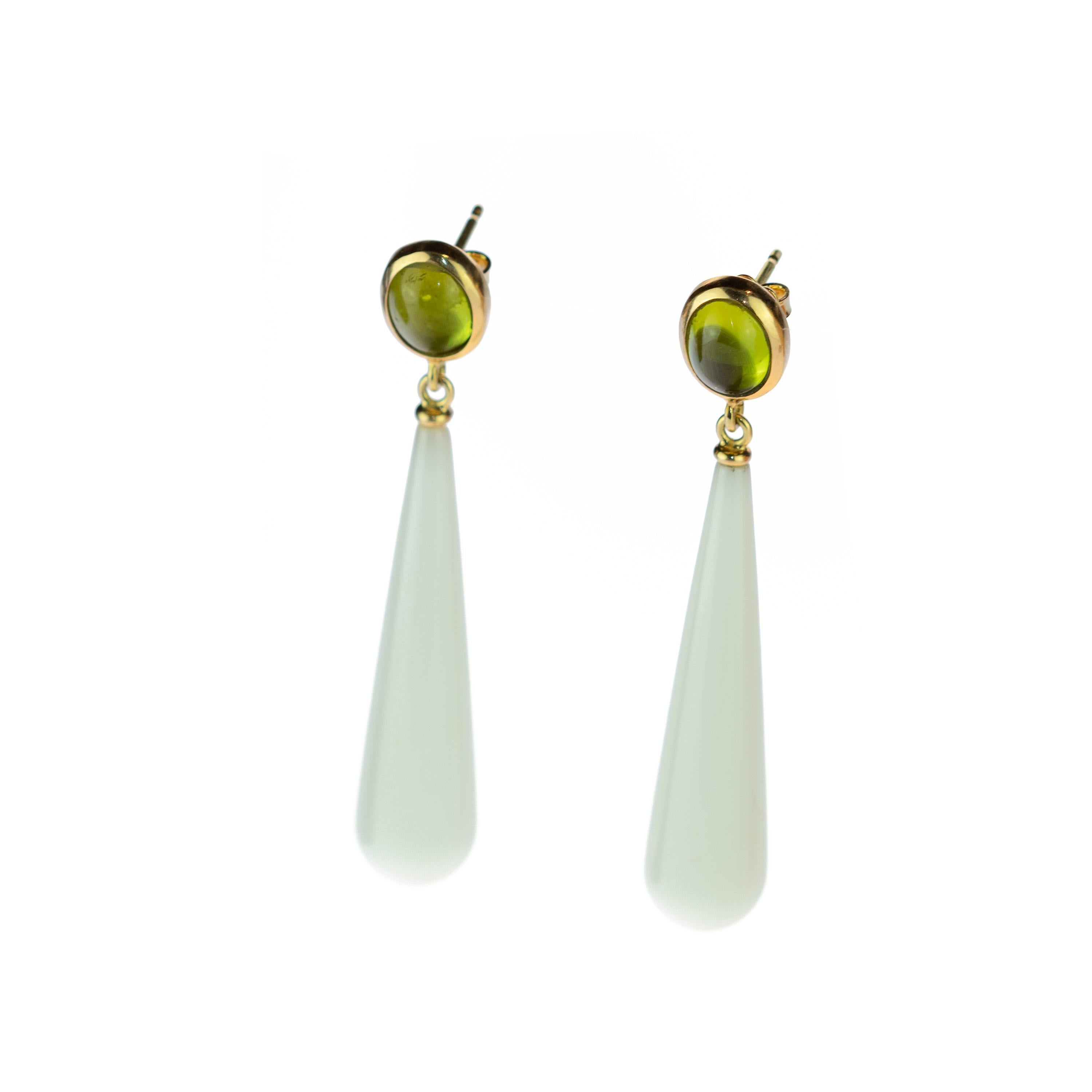White Agate Teardrop Peridot Oval 18 Karat Yellow Gold Drop Craft Long Earrings For Sale 1