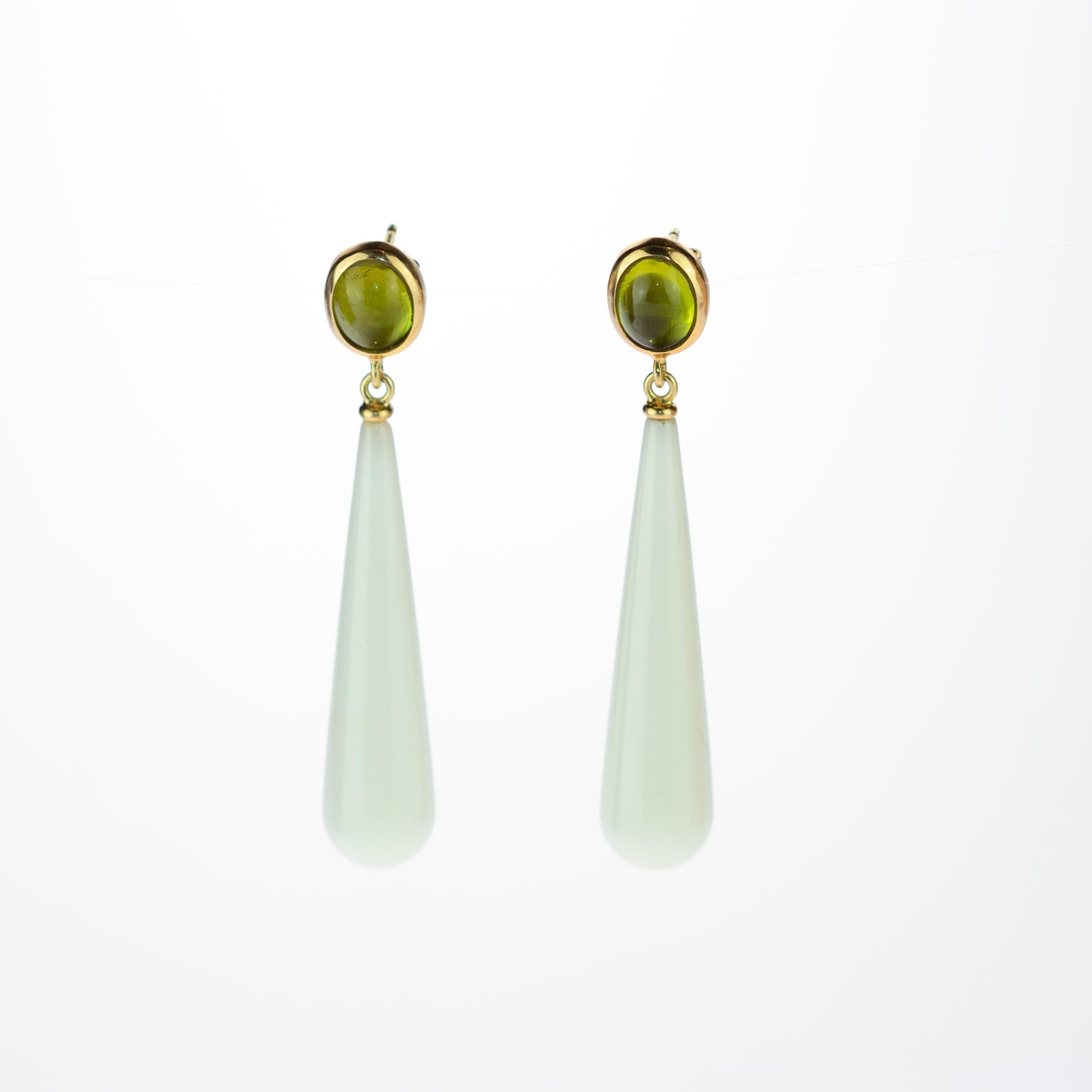 White Agate Teardrop Peridot Oval 18 Karat Yellow Gold Drop Craft Long Earrings For Sale 2