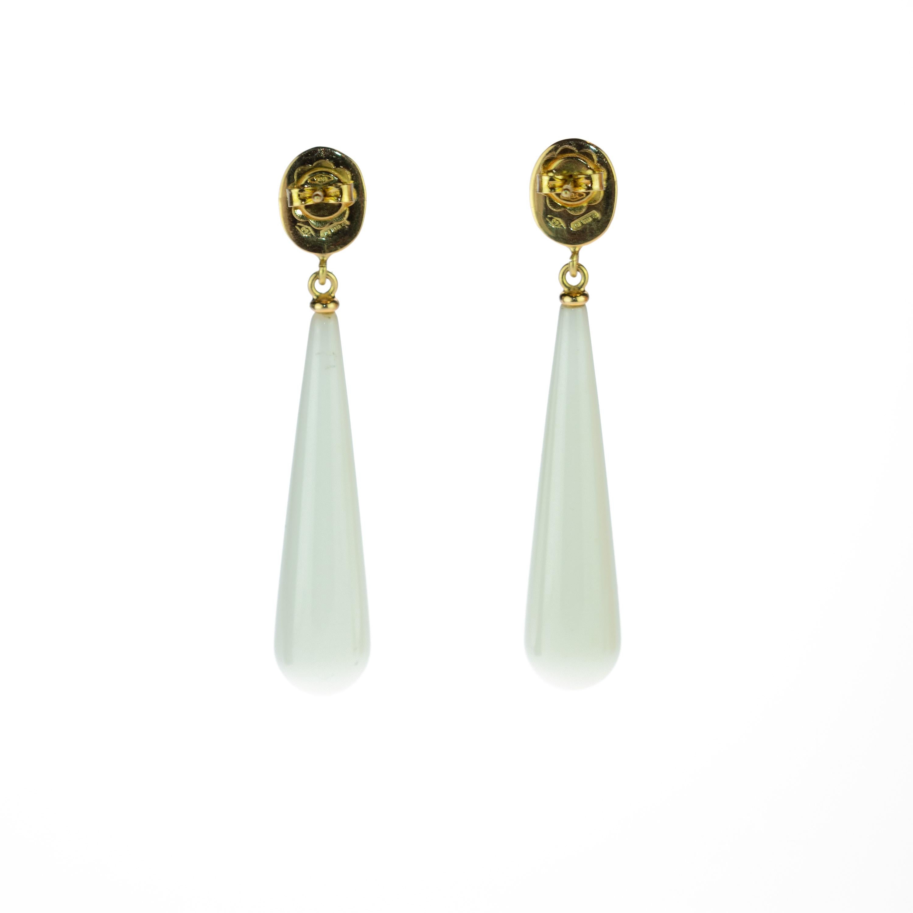White Agate Teardrop Peridot Oval 18 Karat Yellow Gold Drop Craft Long Earrings For Sale 3