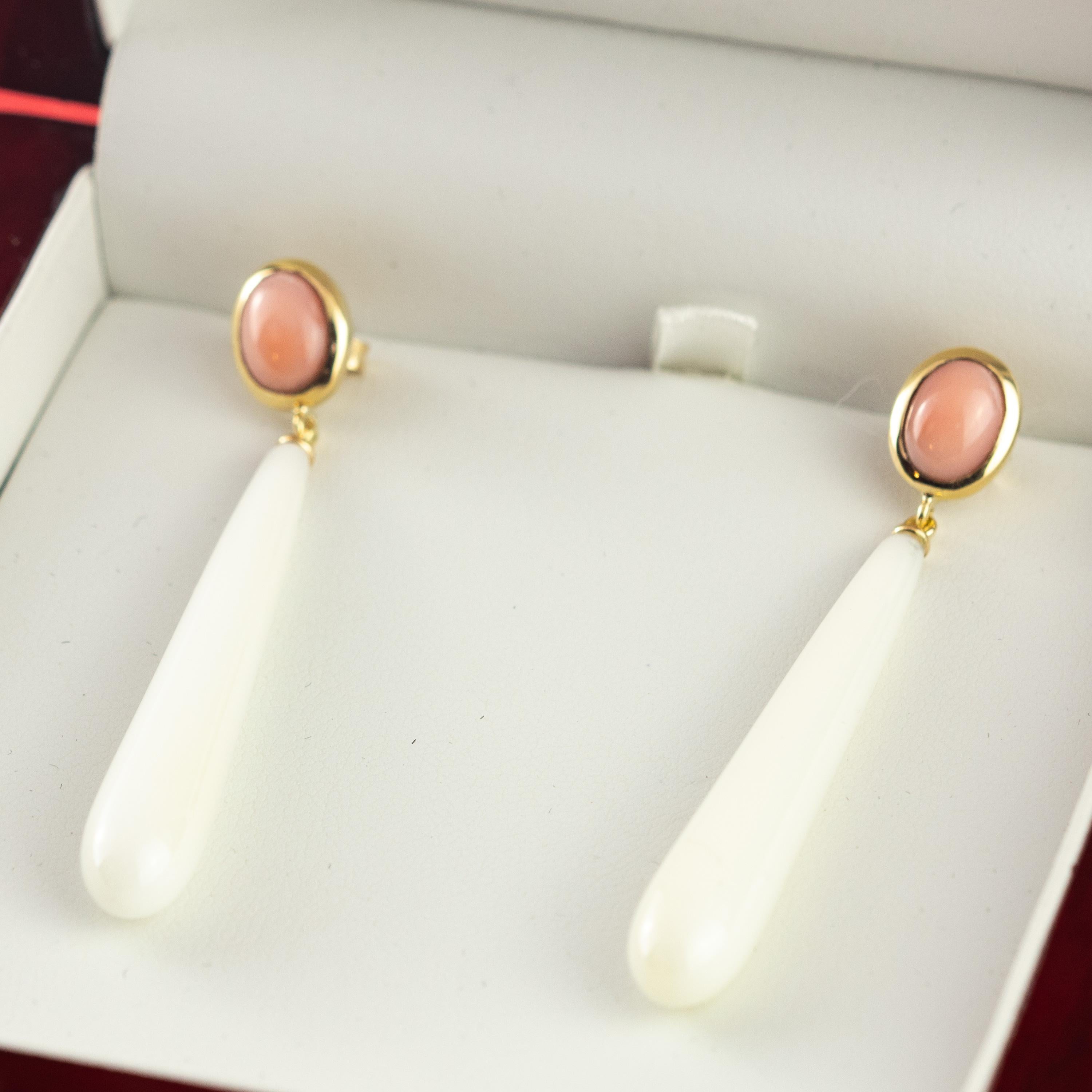 Women's or Men's White Agate Teardrop Pink Coral Oval 18 Karat Yellow Gold Drop Long Earrings For Sale