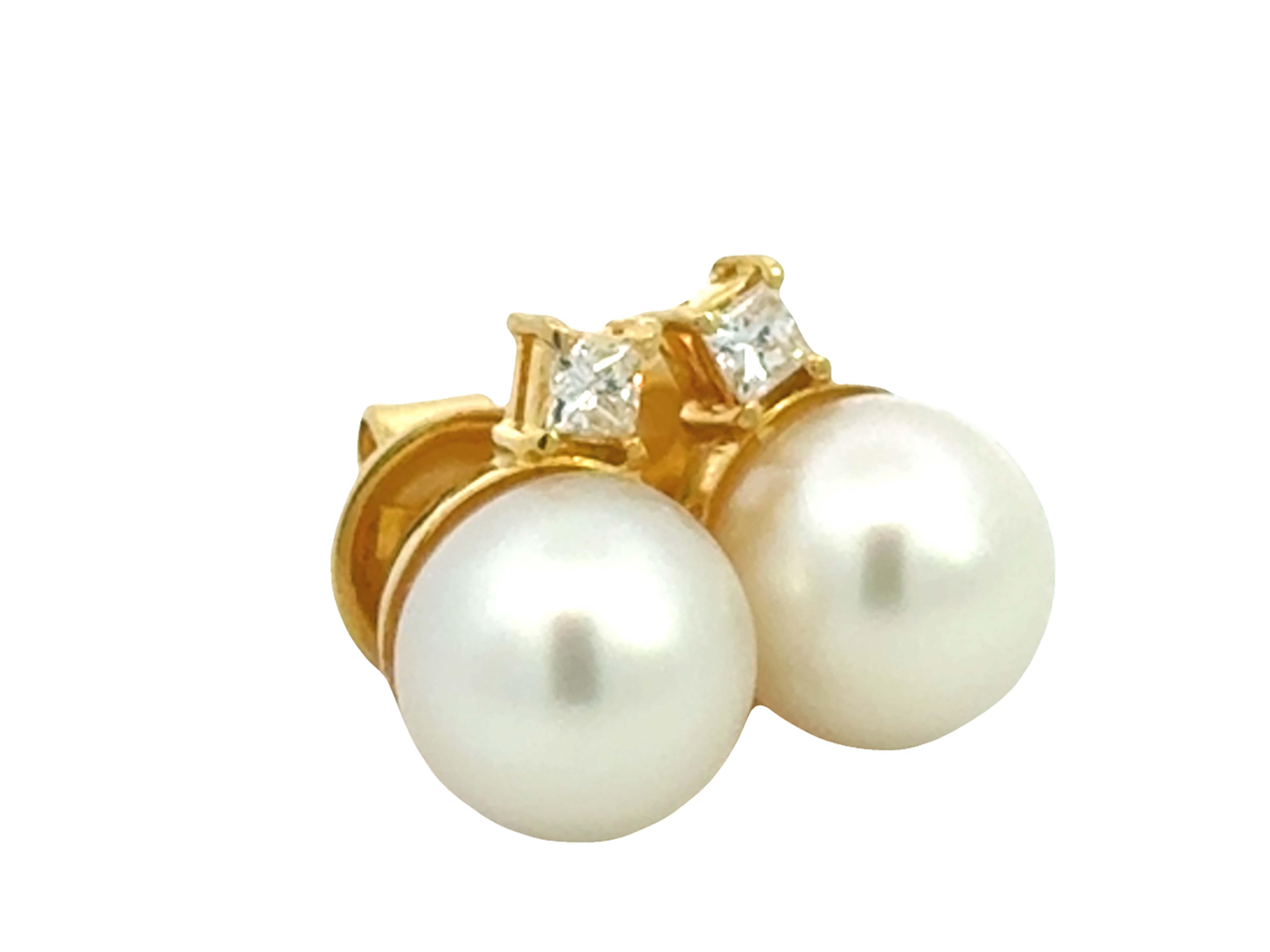 Boucles d'oreilles en or jaune 18K avec perles Akoya blanches et diamants taille princesse Neuf - En vente à Honolulu, HI