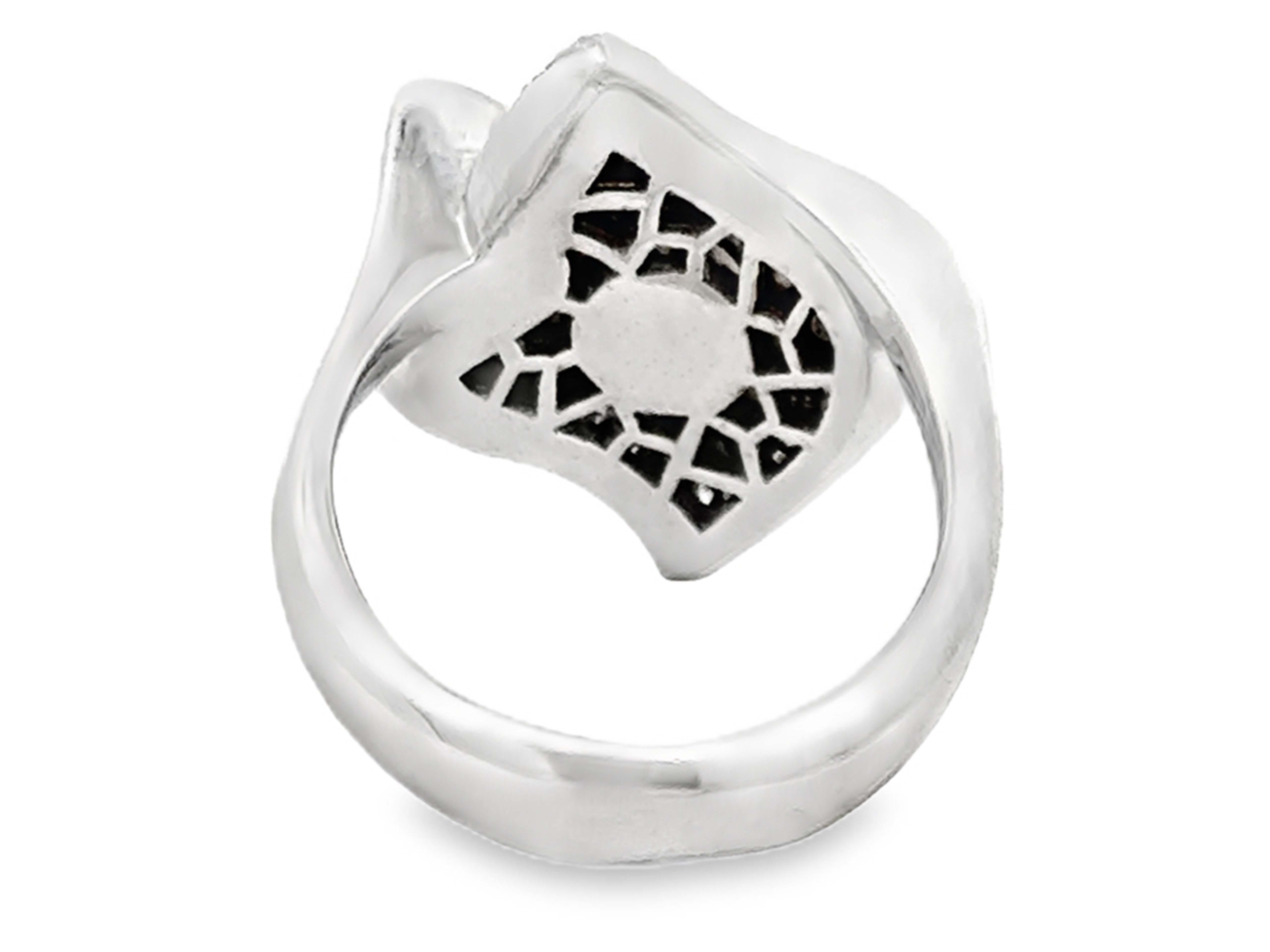 Weißer Akoya-Perlen-Diamantring in Form eines Diamantrings aus 18 Karat Weißgold im Angebot 1