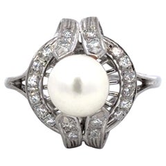 Bague en or blanc 14K avec perle blanche d'Akoya, halo de diamants ronds