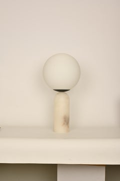 Lámpara de mesa Atlas de alabastro blanco y acero by Simone & Marcel