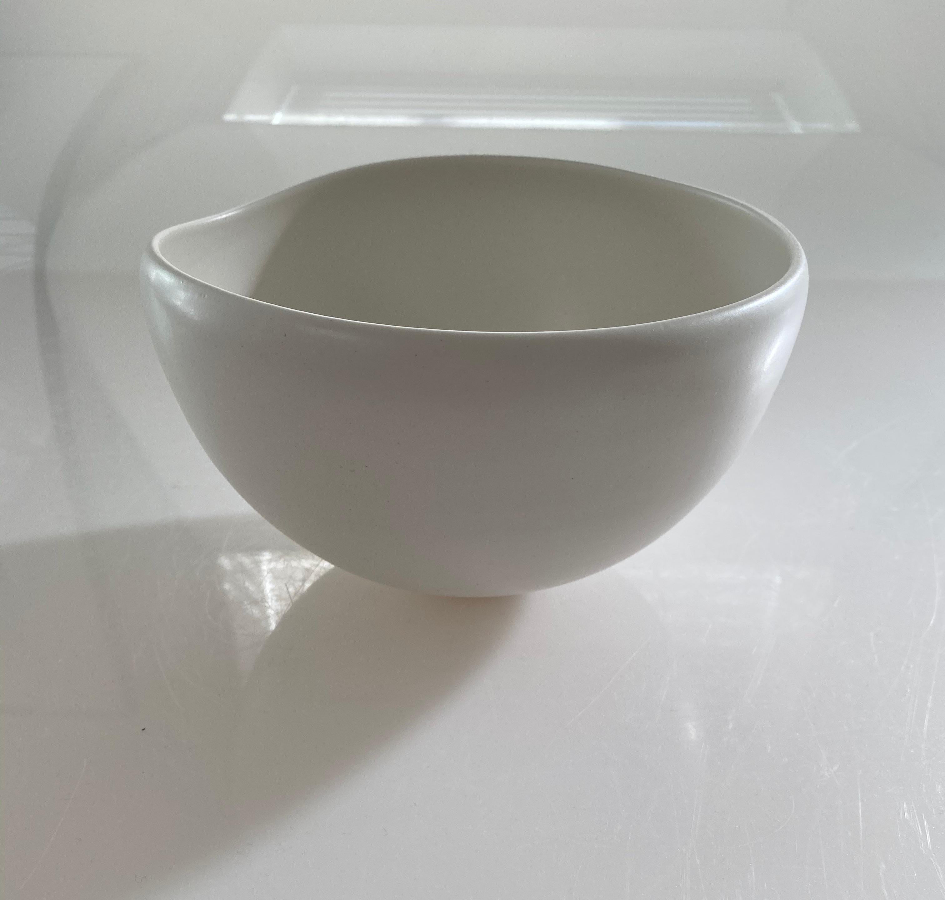 North American White Alabaster Glazed Spouted Bowl, USA, Contemporary