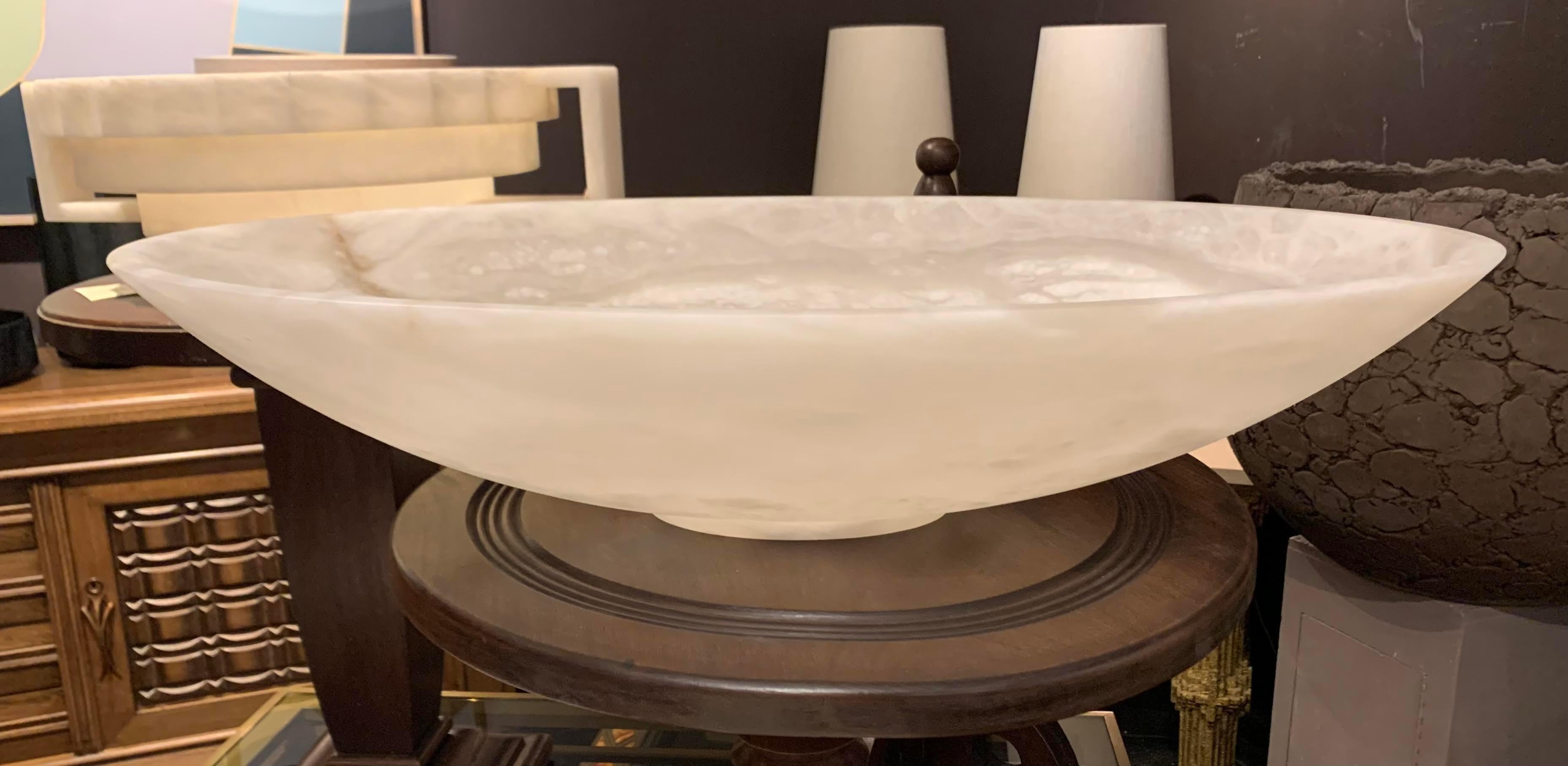 White Alabaster Large Oval Shaped Bowl, Italy, Contemporary In New Condition For Sale In New York, NY