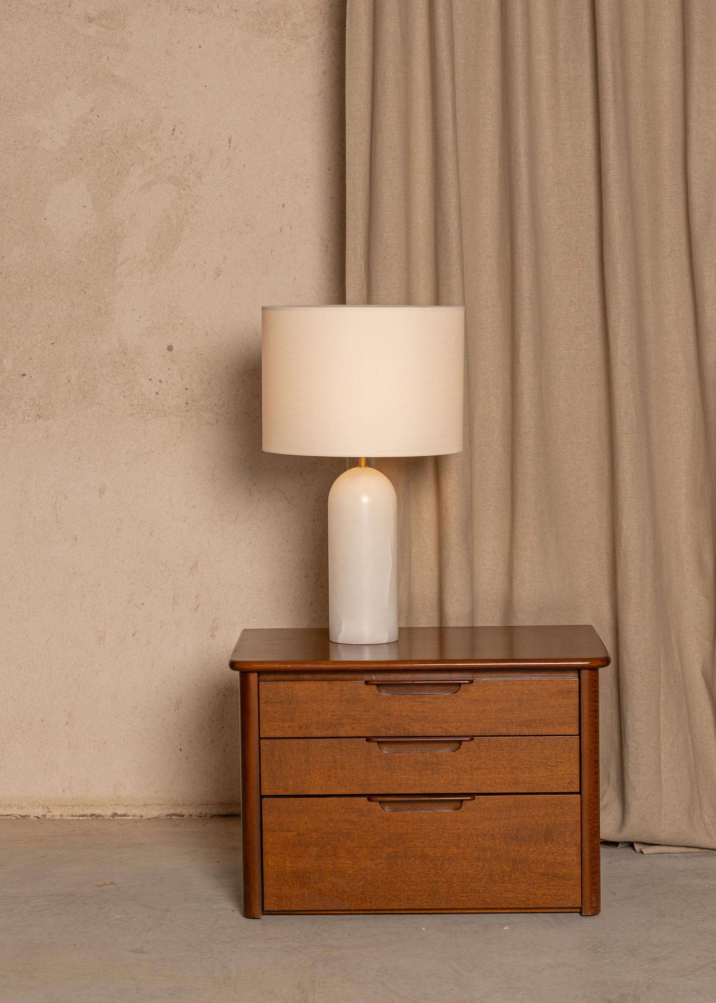 White Alabaster Pura Table Lamp by Simone & Marcel For Sale 2