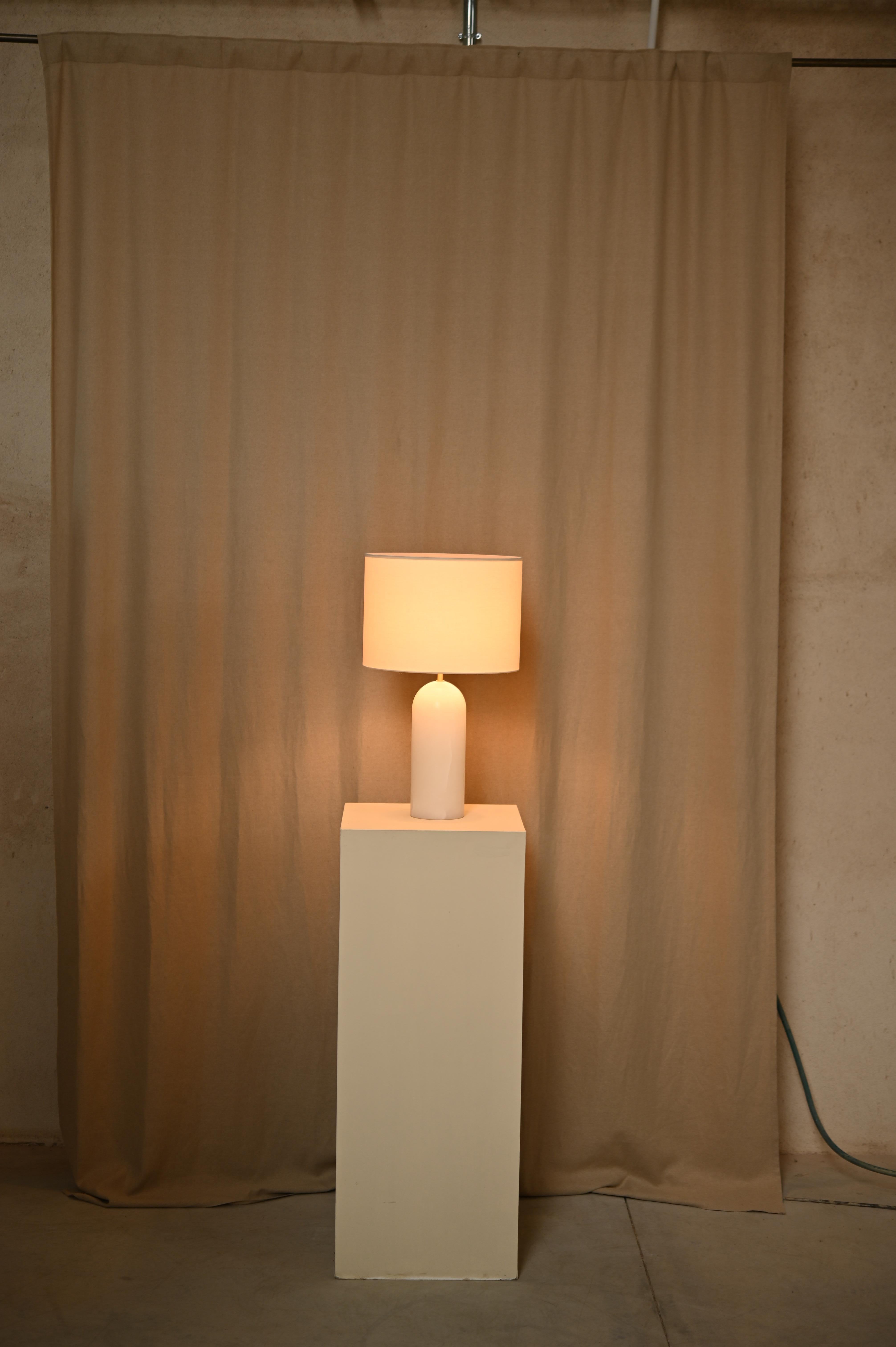 White Alabaster Pura Table Lamp by Simone & Marcel For Sale 6