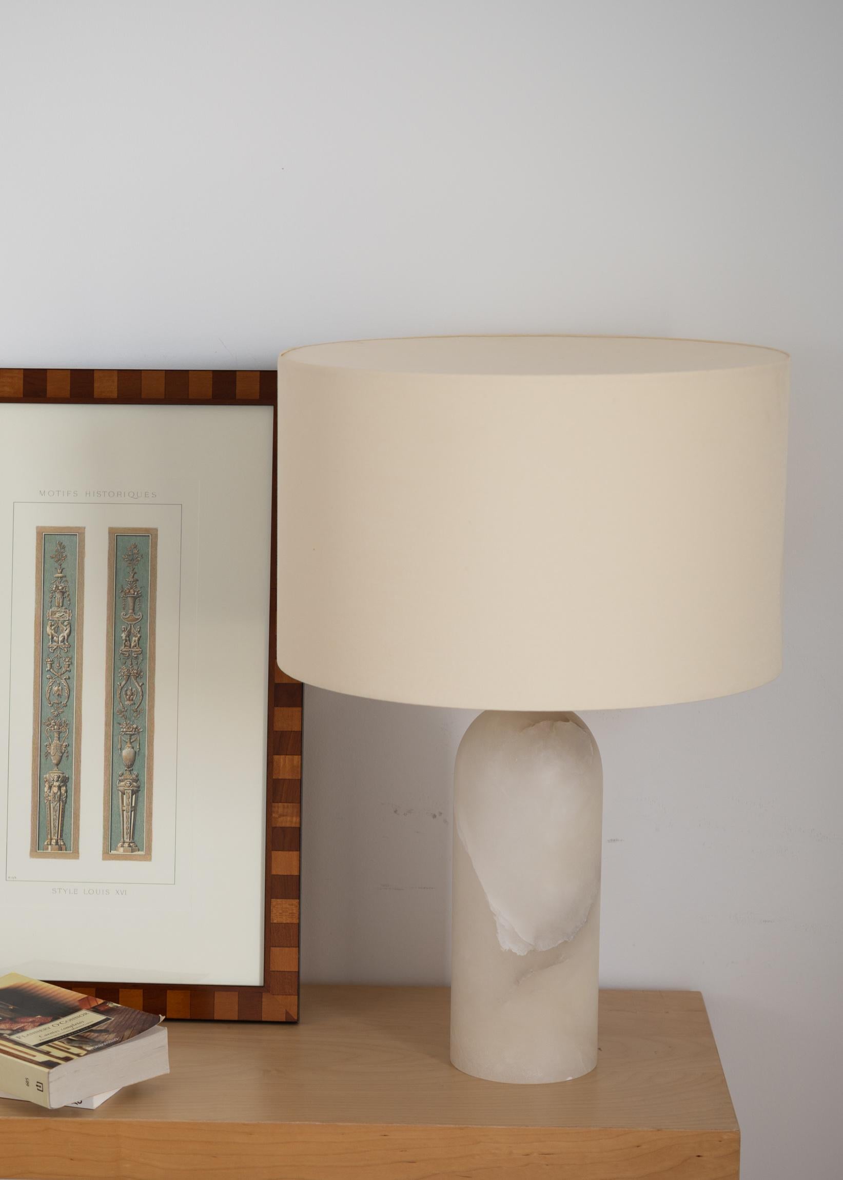 White Alabaster Pura Table Lamp by Simone & Marcel For Sale 1